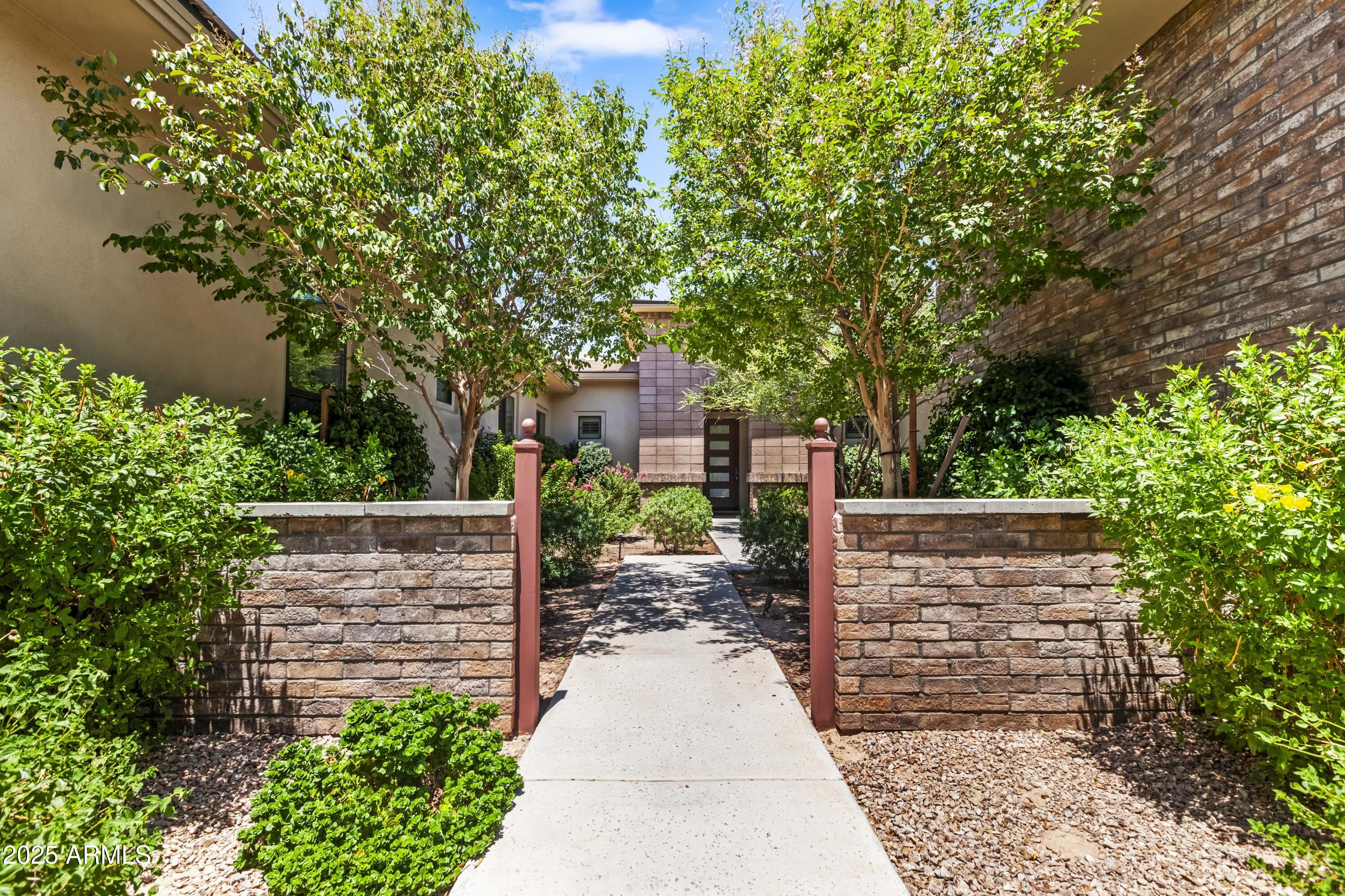 2754 E KINGBIRD Drive