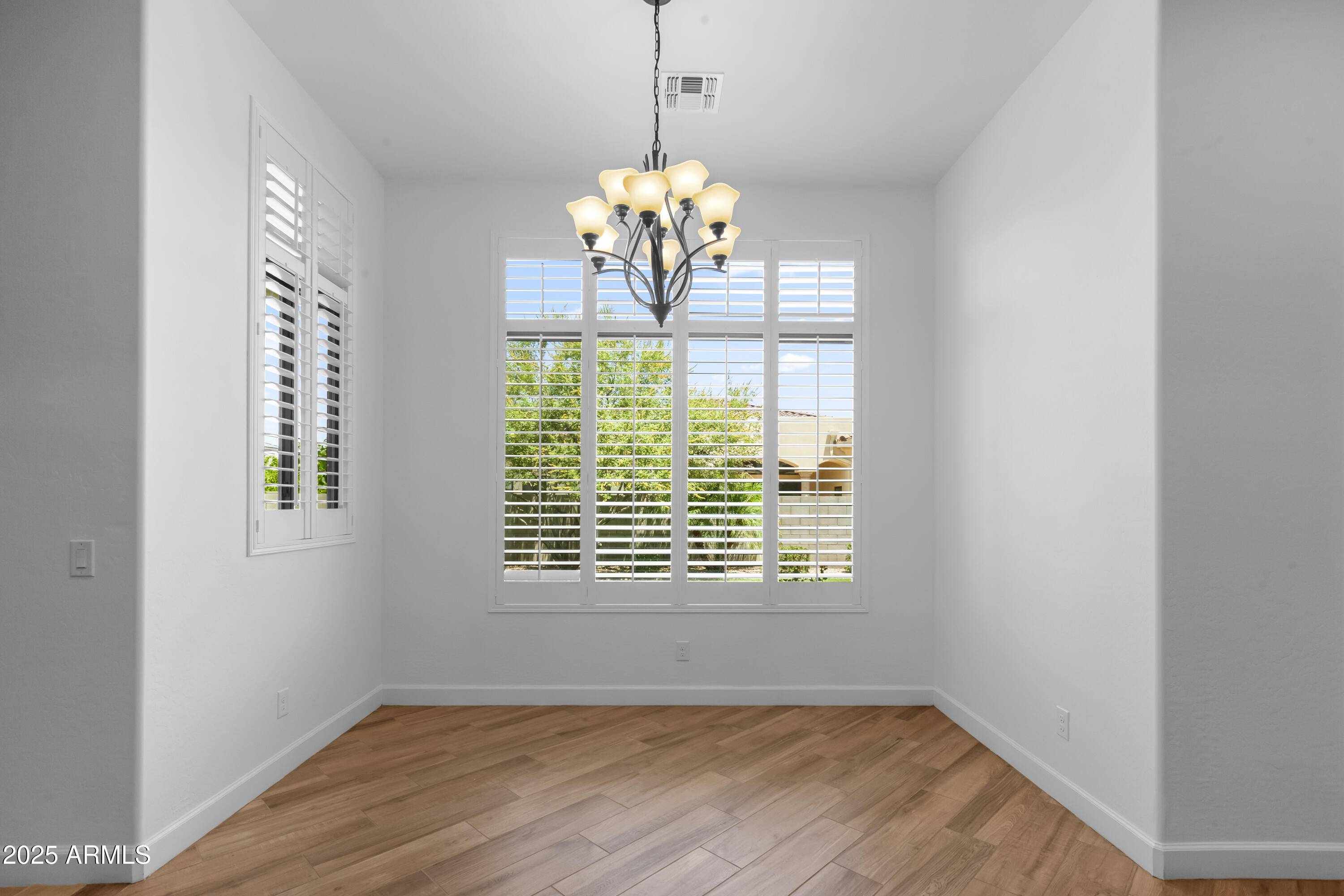 2754 E KINGBIRD Drive