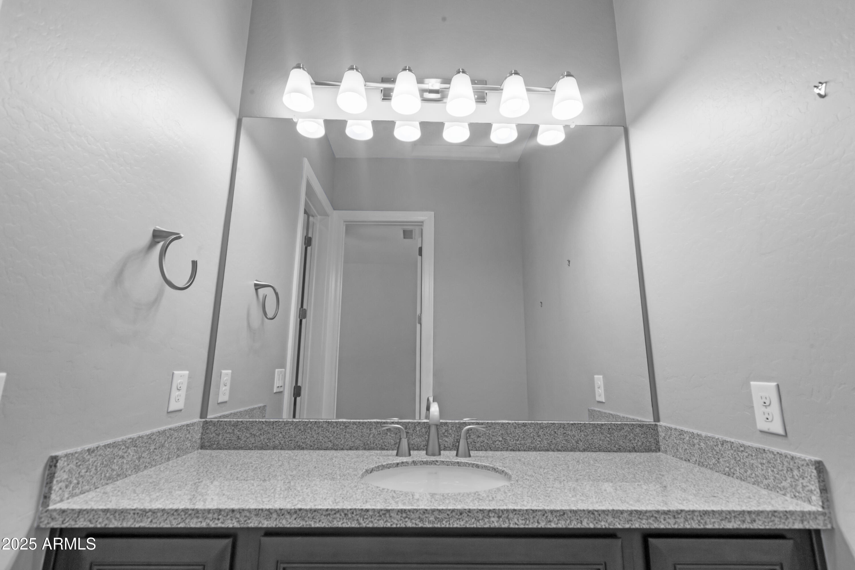 2754 E KINGBIRD Drive