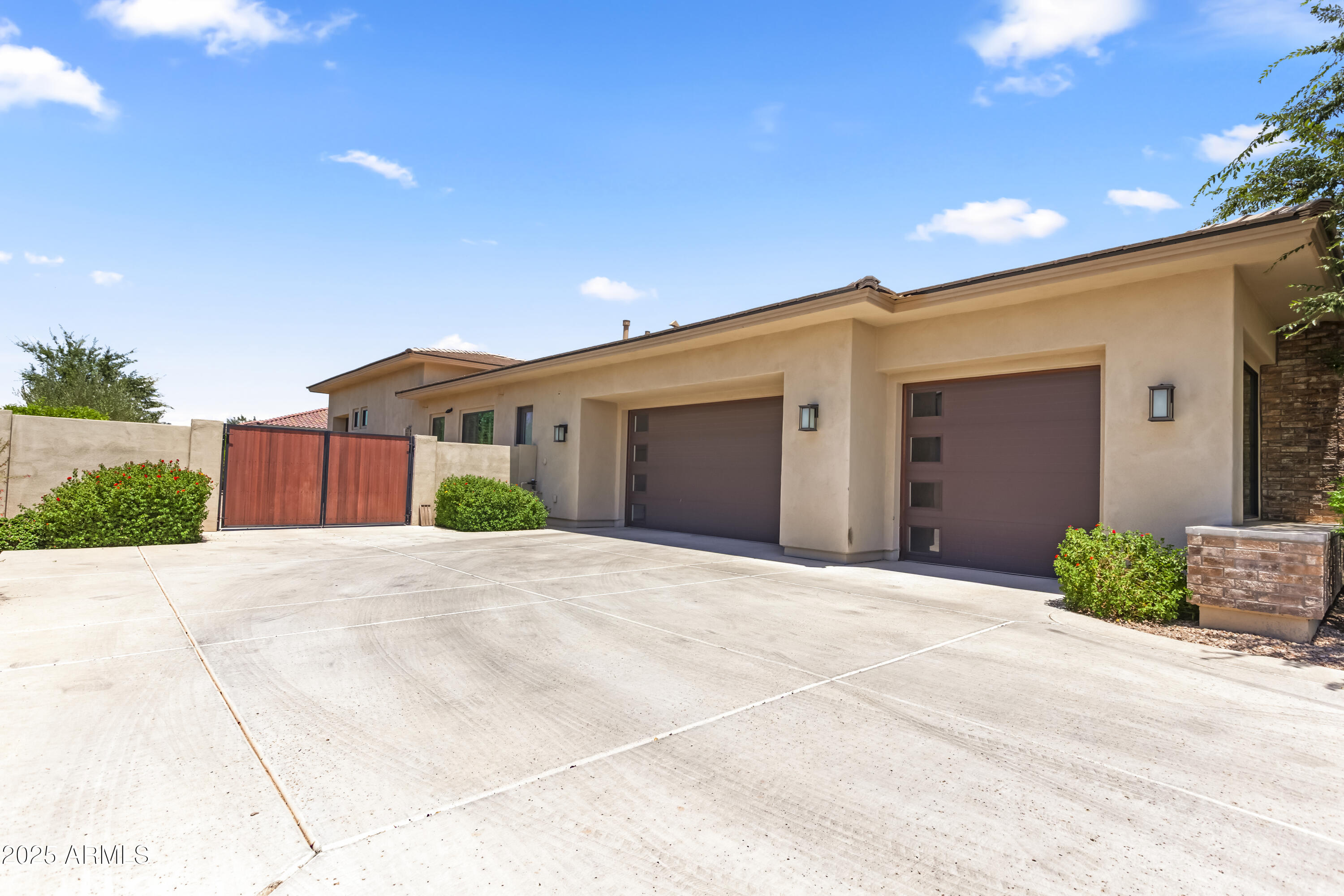 2754 E KINGBIRD Drive