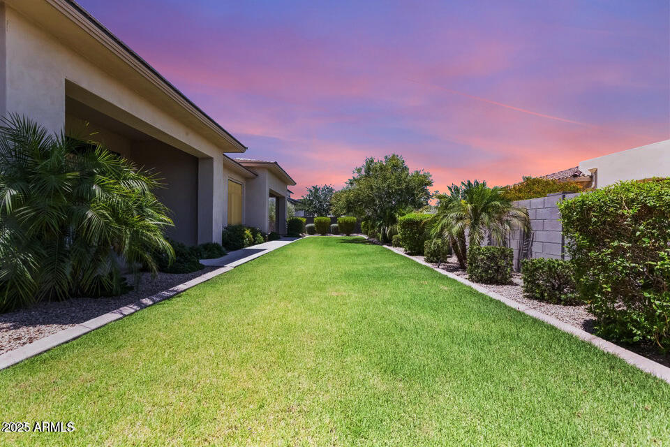 2754 E KINGBIRD Drive