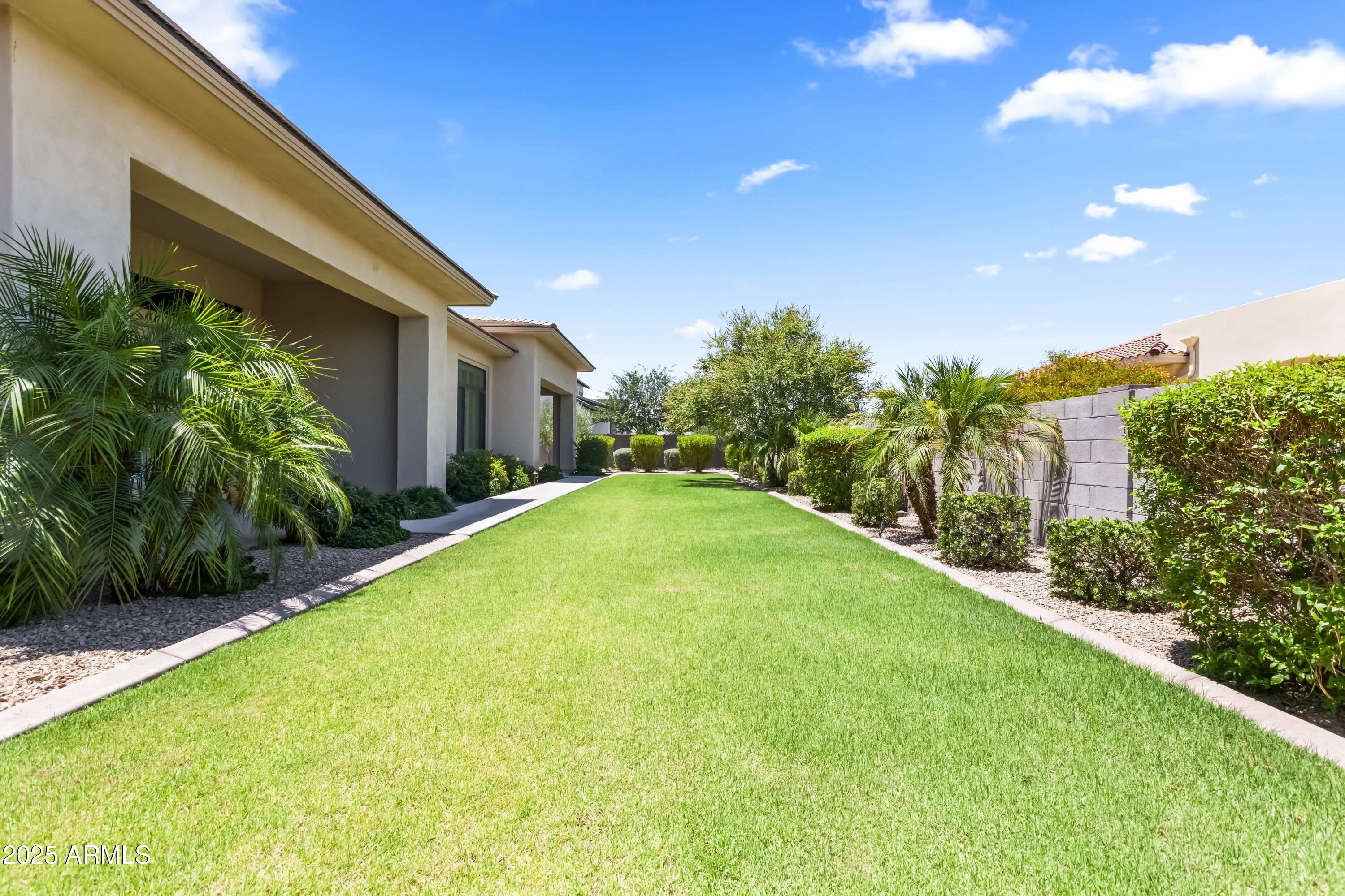 2754 E KINGBIRD Drive