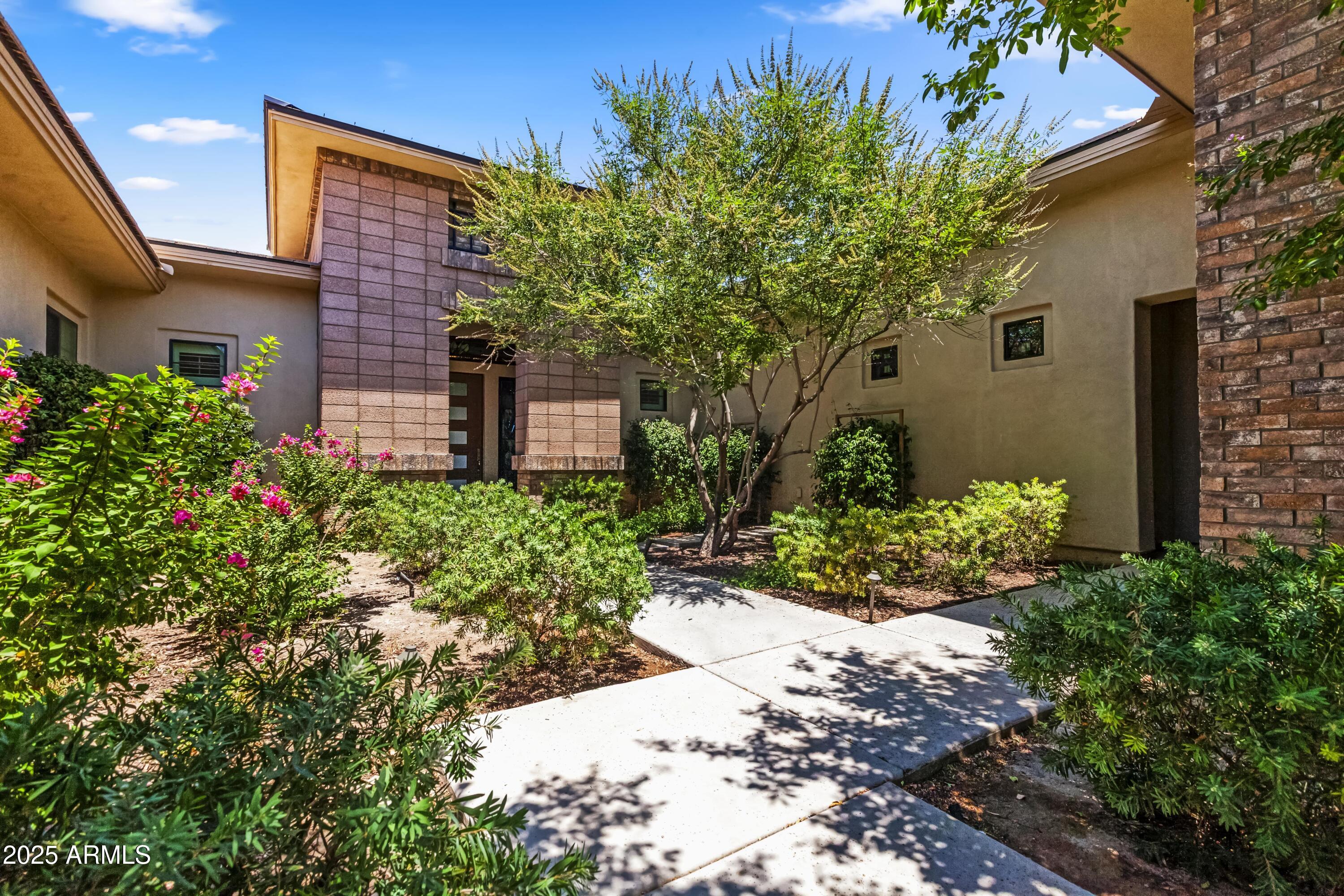 2754 E KINGBIRD Drive