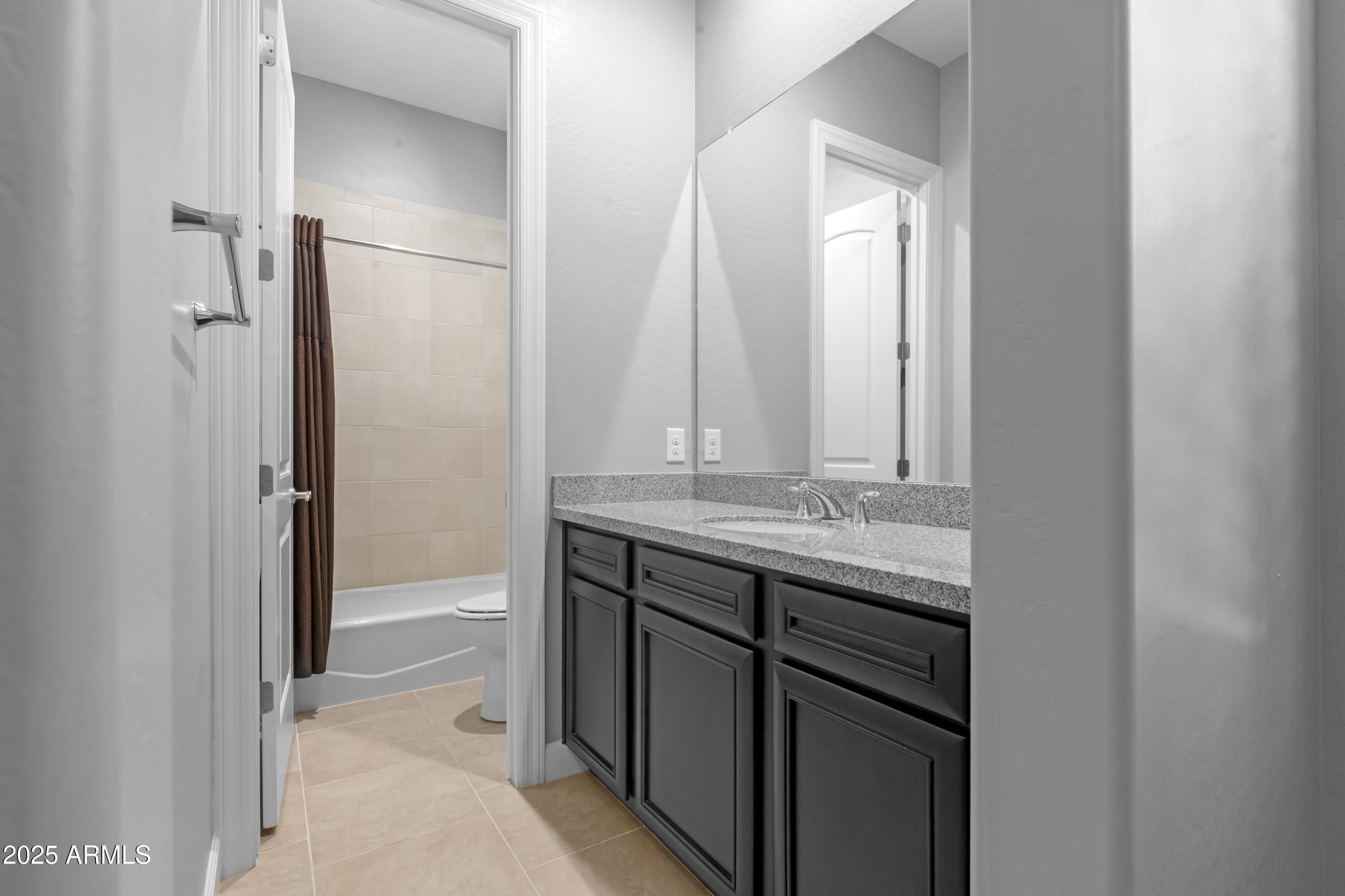 2754 E KINGBIRD Drive