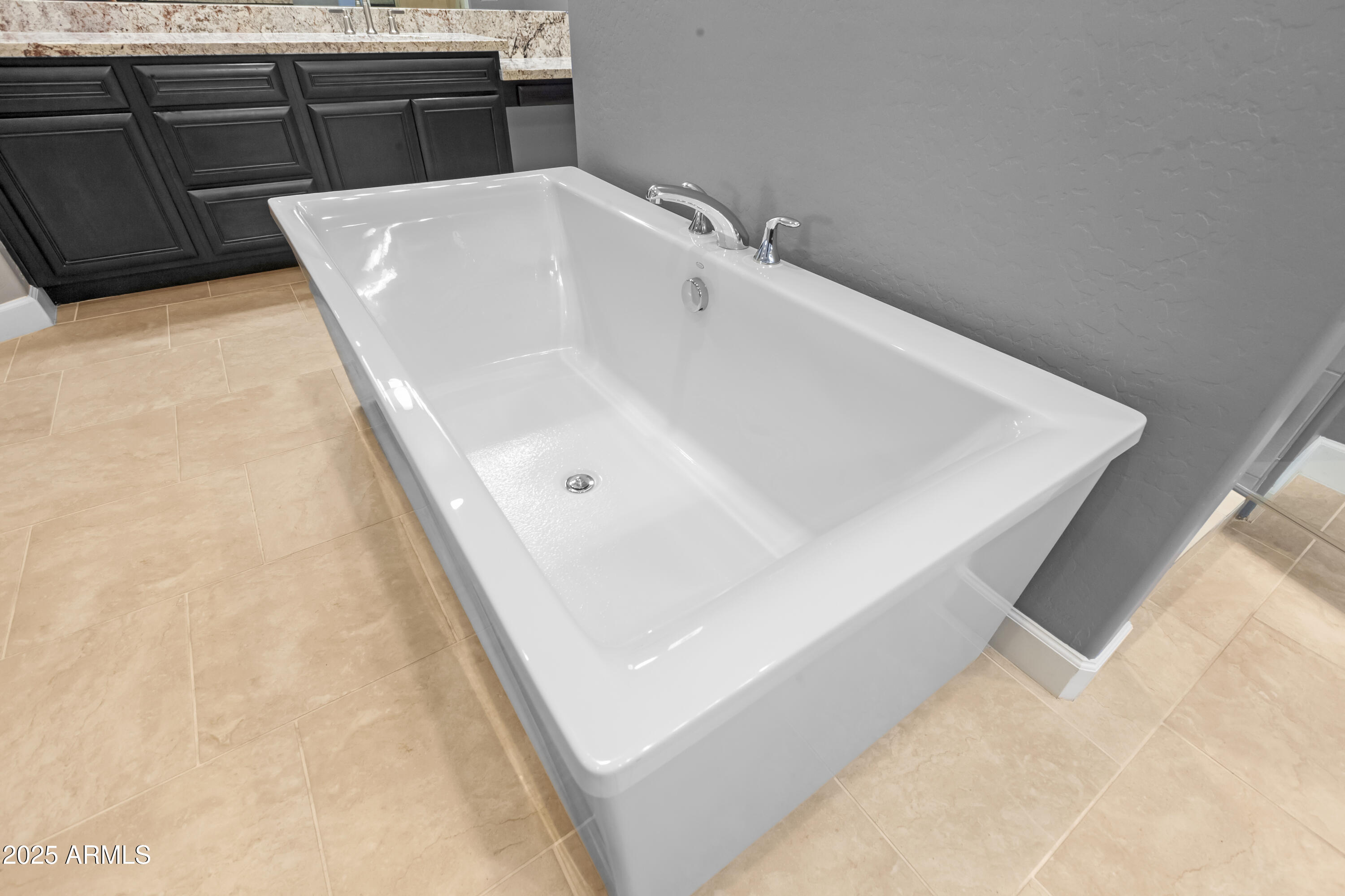 2754 E KINGBIRD Drive