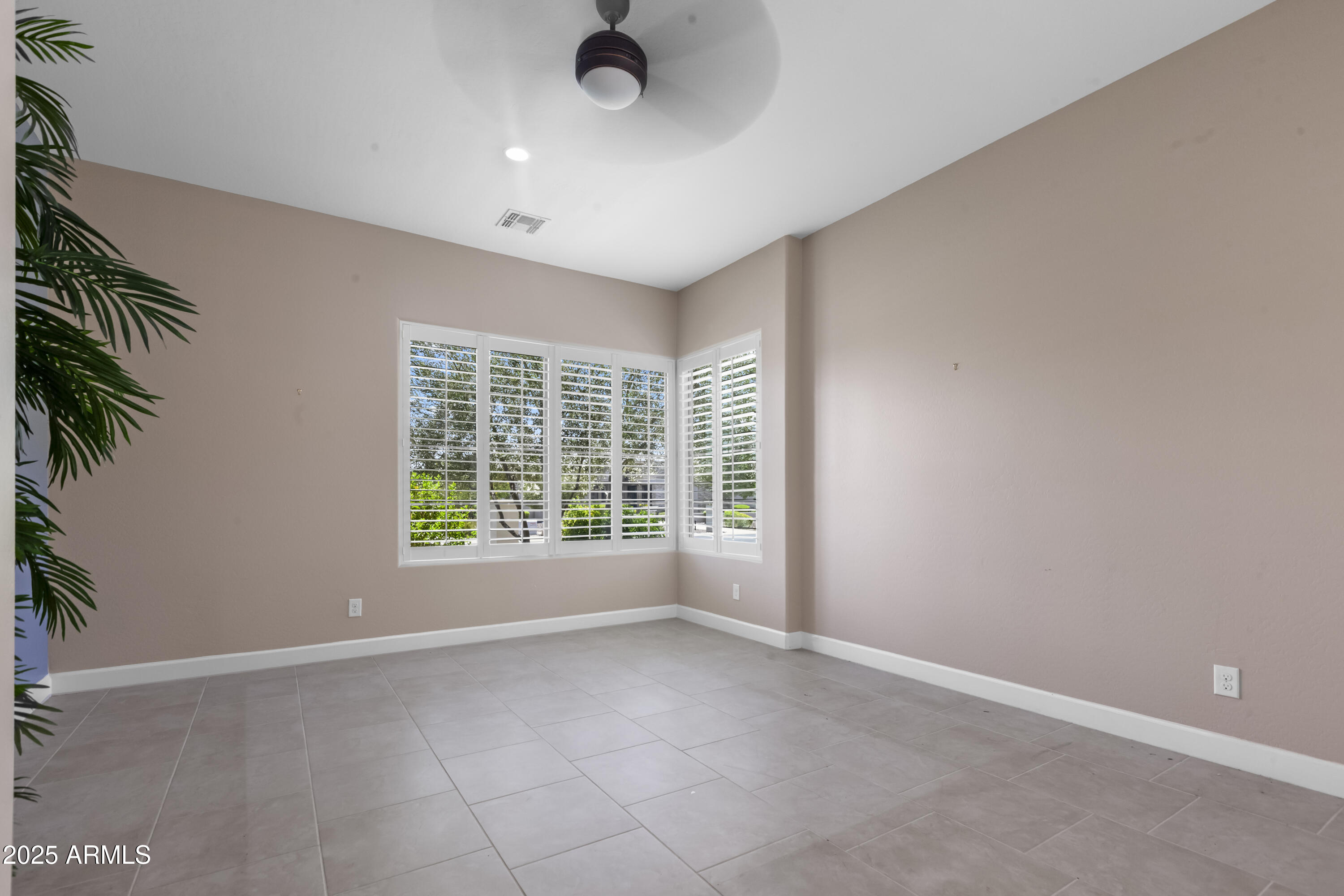 2754 E KINGBIRD Drive