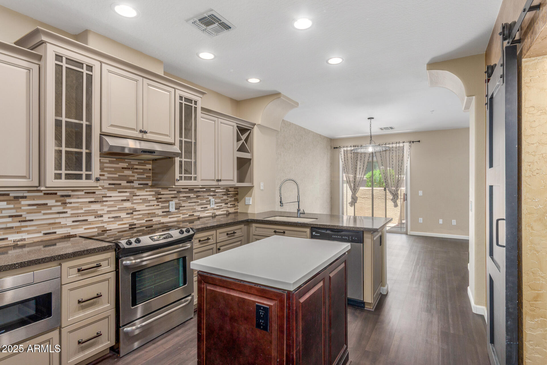 42424 N GAVILAN PEAK Parkway, 23102