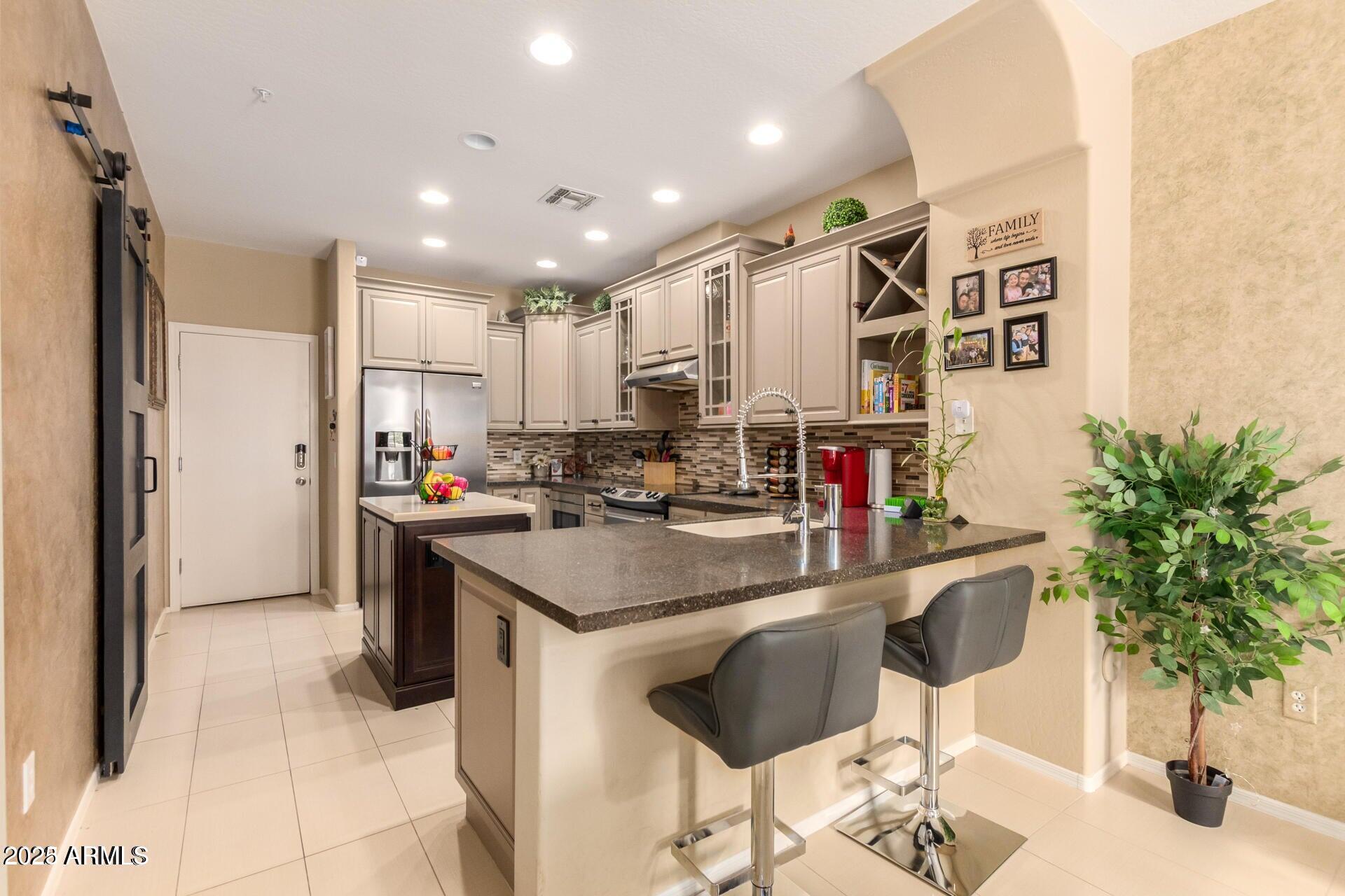 42424 N GAVILAN PEAK Parkway, 23102