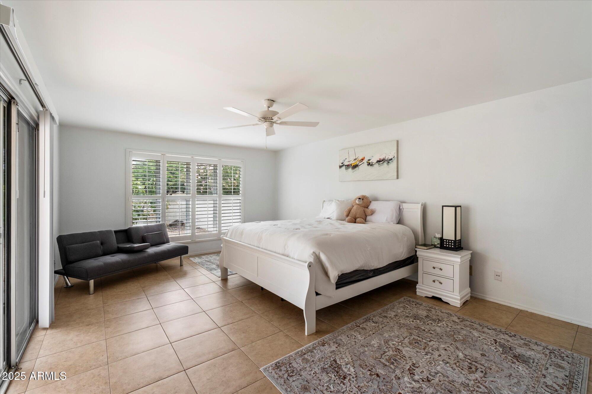 10421 E SILVERTREE Drive