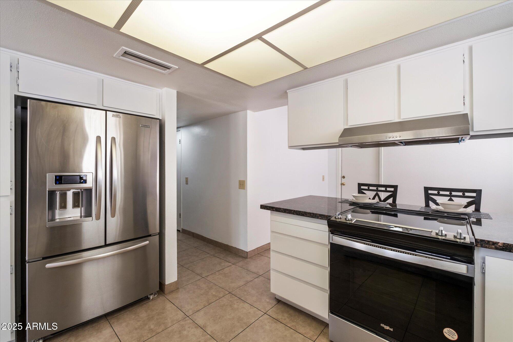 10421 E SILVERTREE Drive