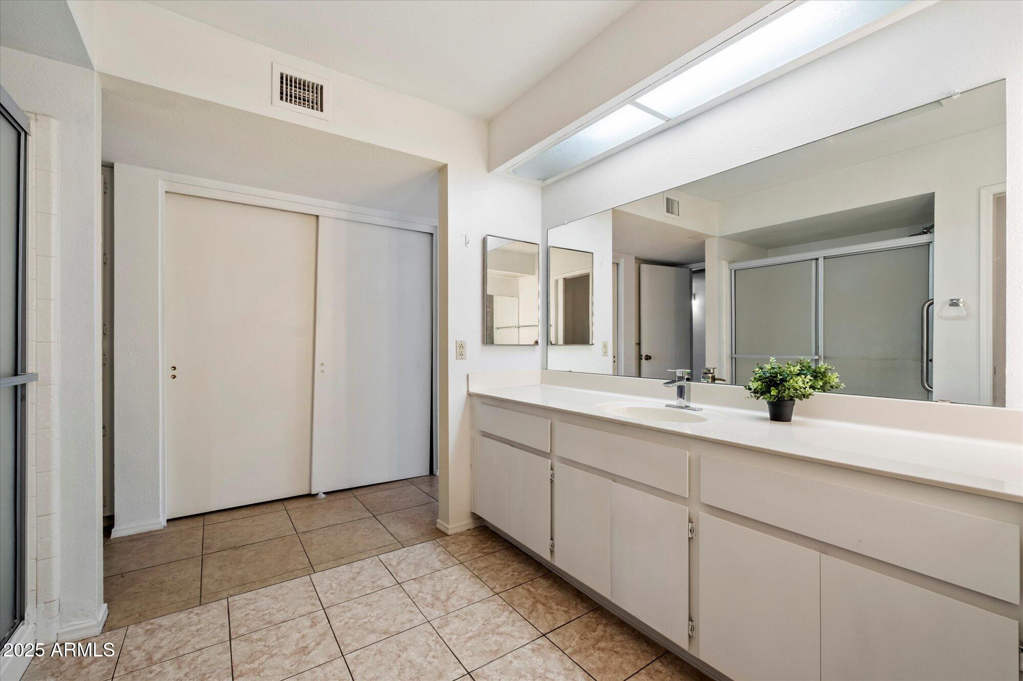 10421 E SILVERTREE Drive