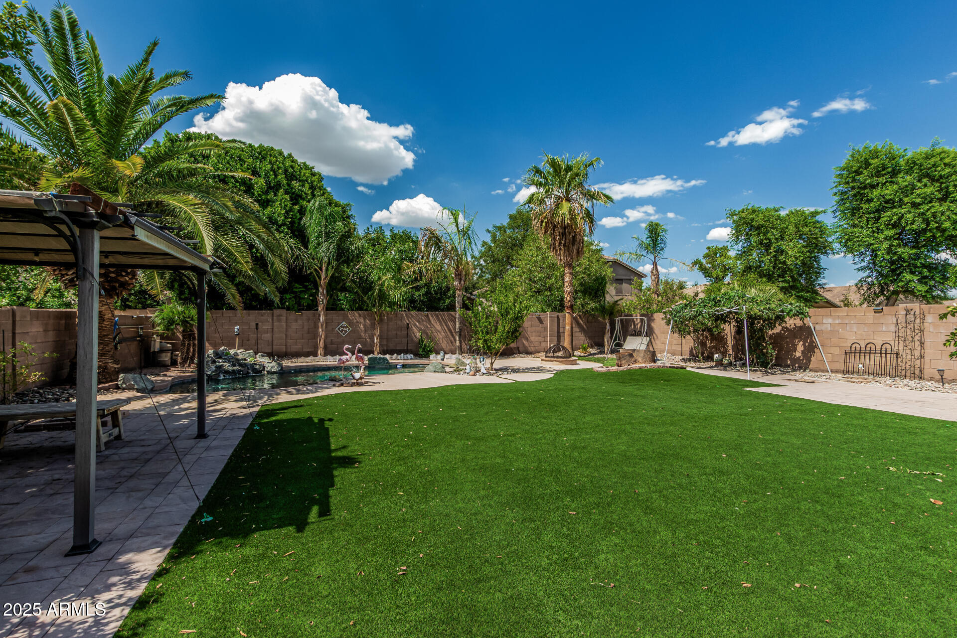 3044 E SPARROW Place