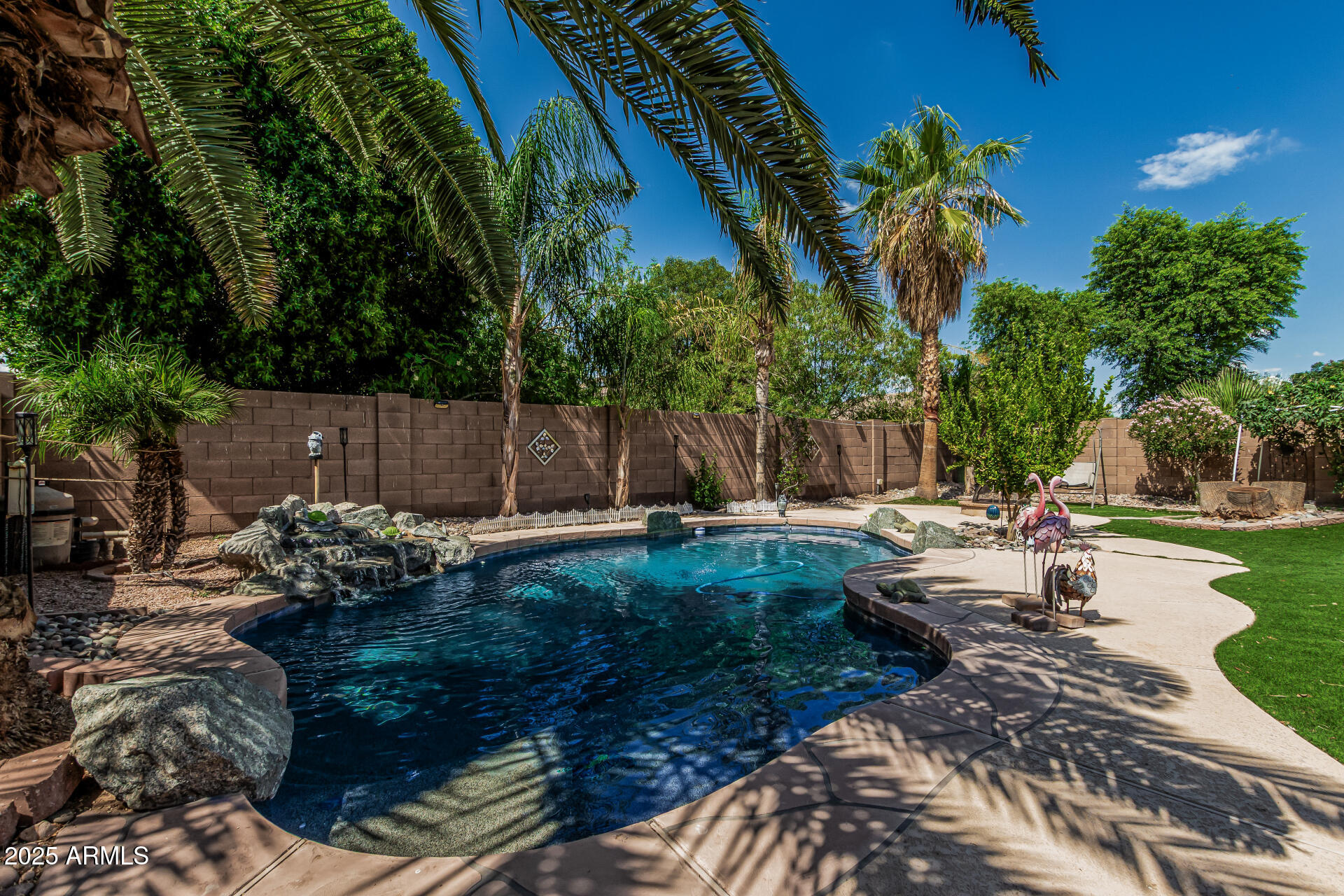 3044 E SPARROW Place