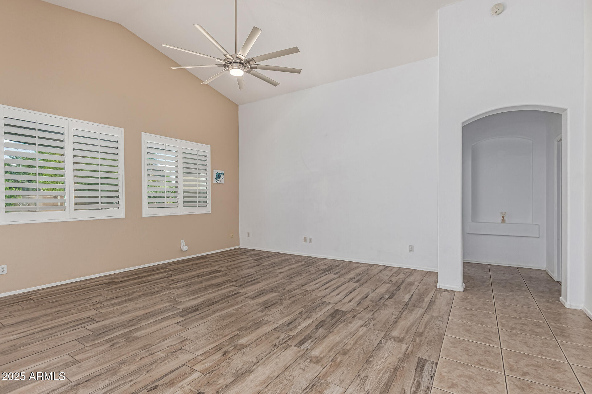 3044 E SPARROW Place