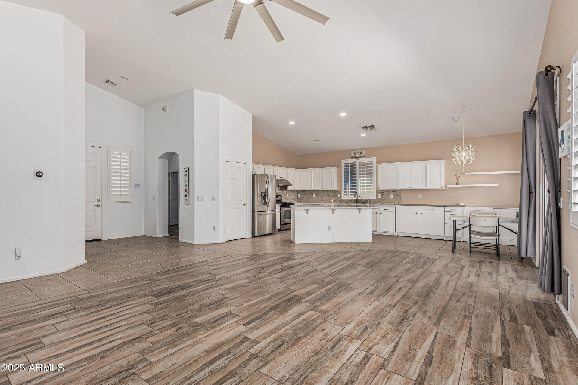 3044 E SPARROW Place