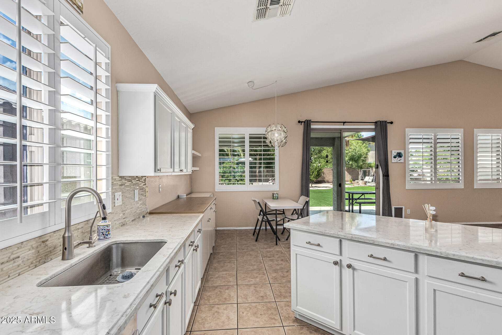 3044 E SPARROW Place