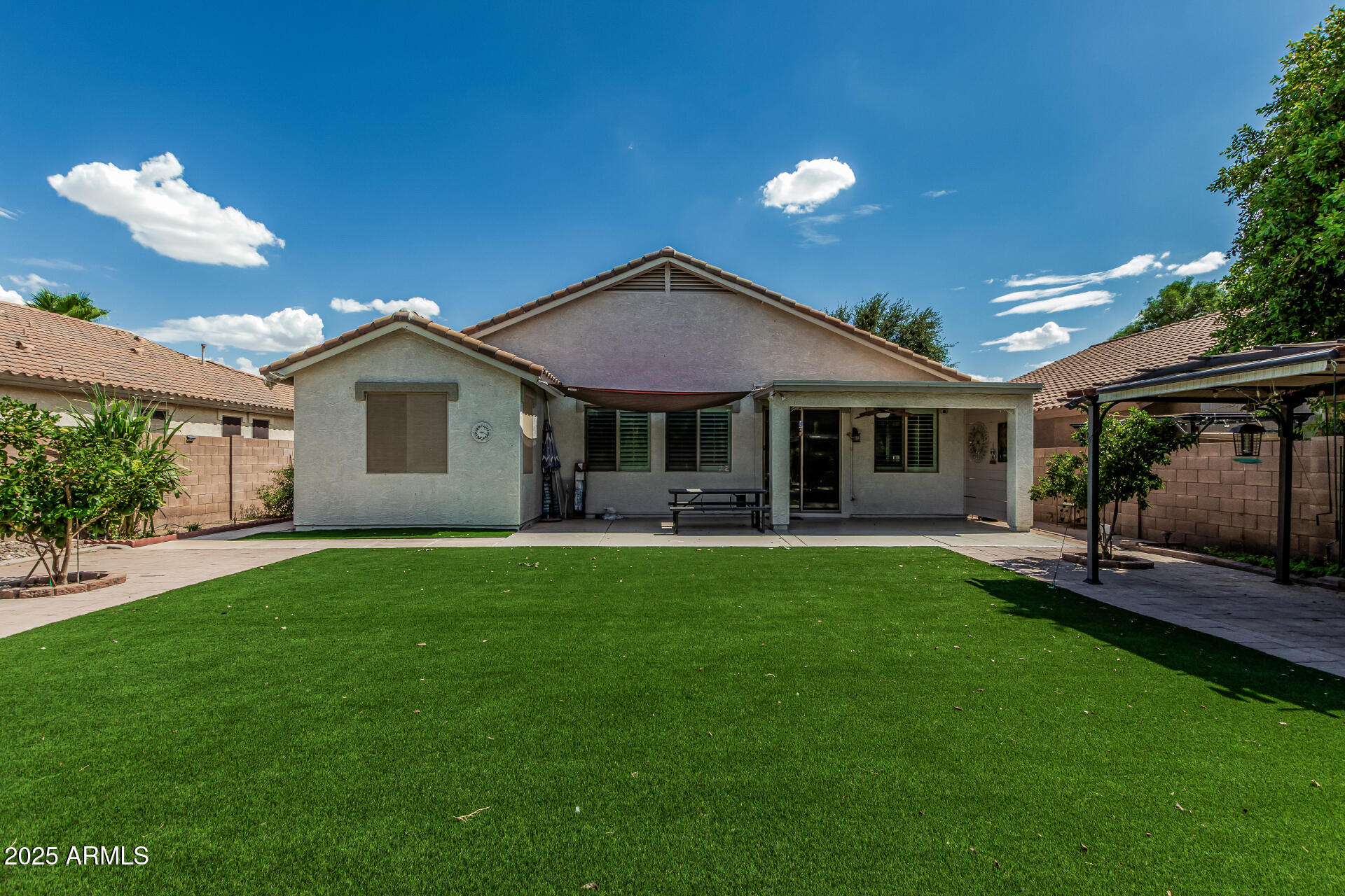 3044 E SPARROW Place