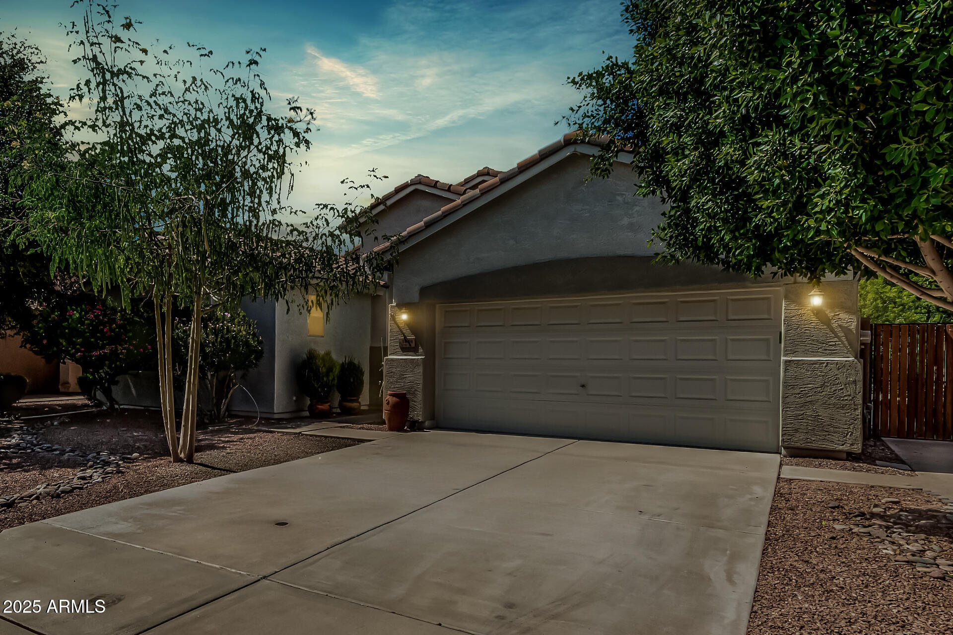 3044 E SPARROW Place