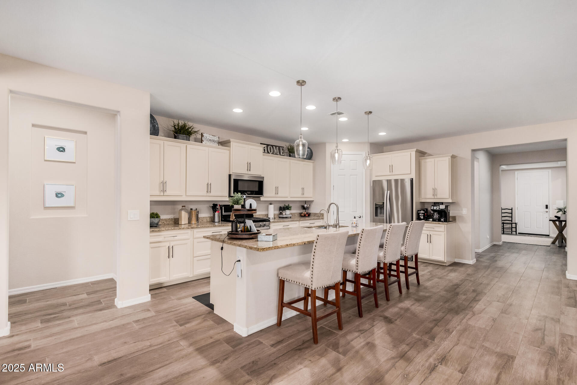 26035 W QUAIL Avenue