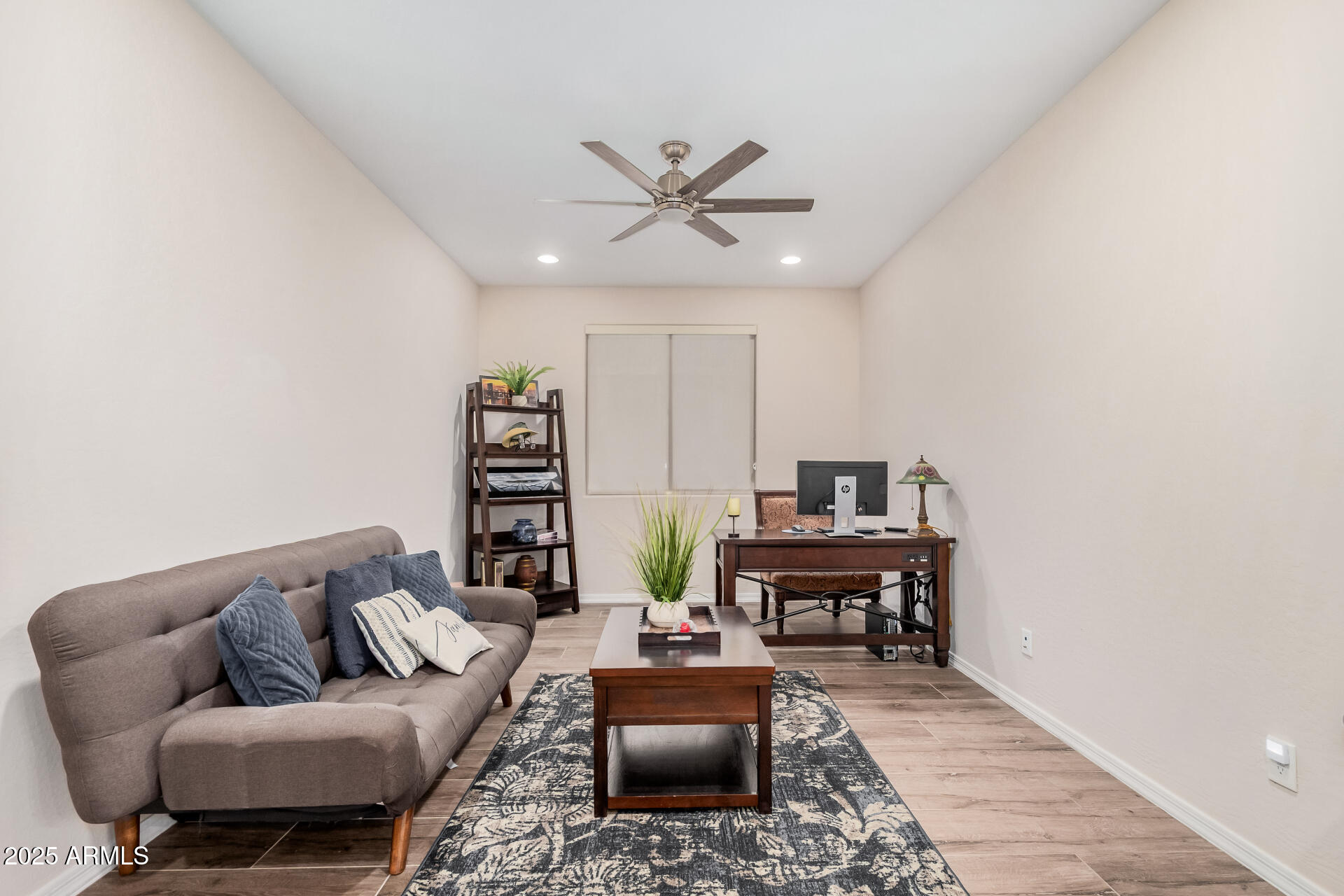 26035 W QUAIL Avenue