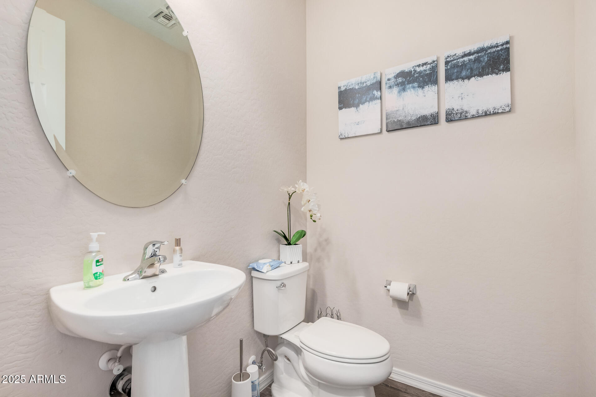 26035 W QUAIL Avenue