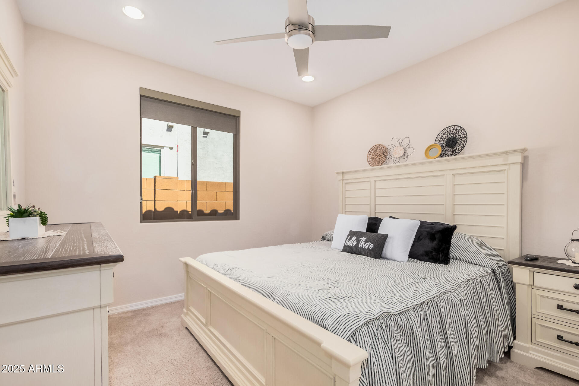 26035 W QUAIL Avenue