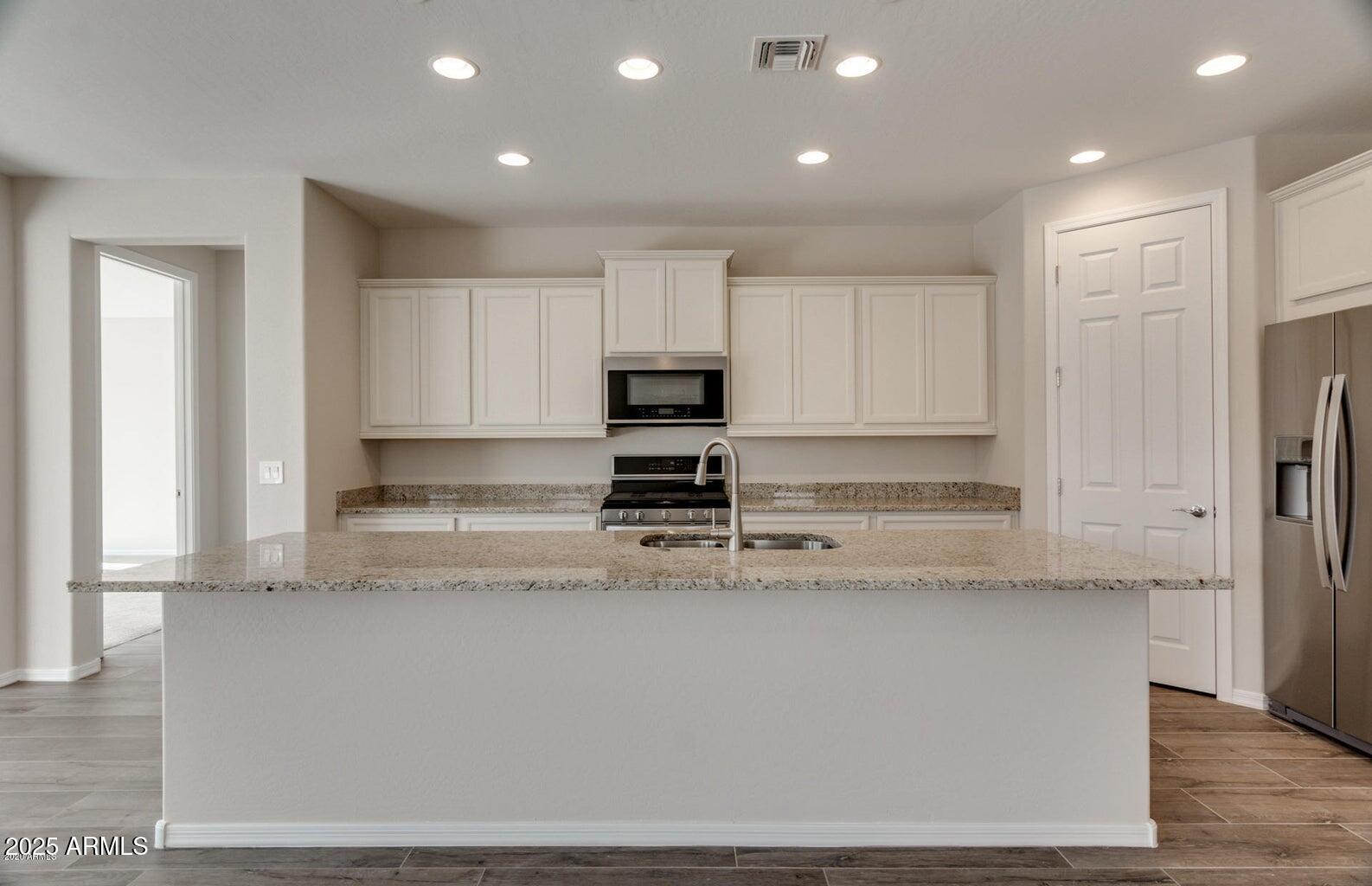 26035 W QUAIL Avenue