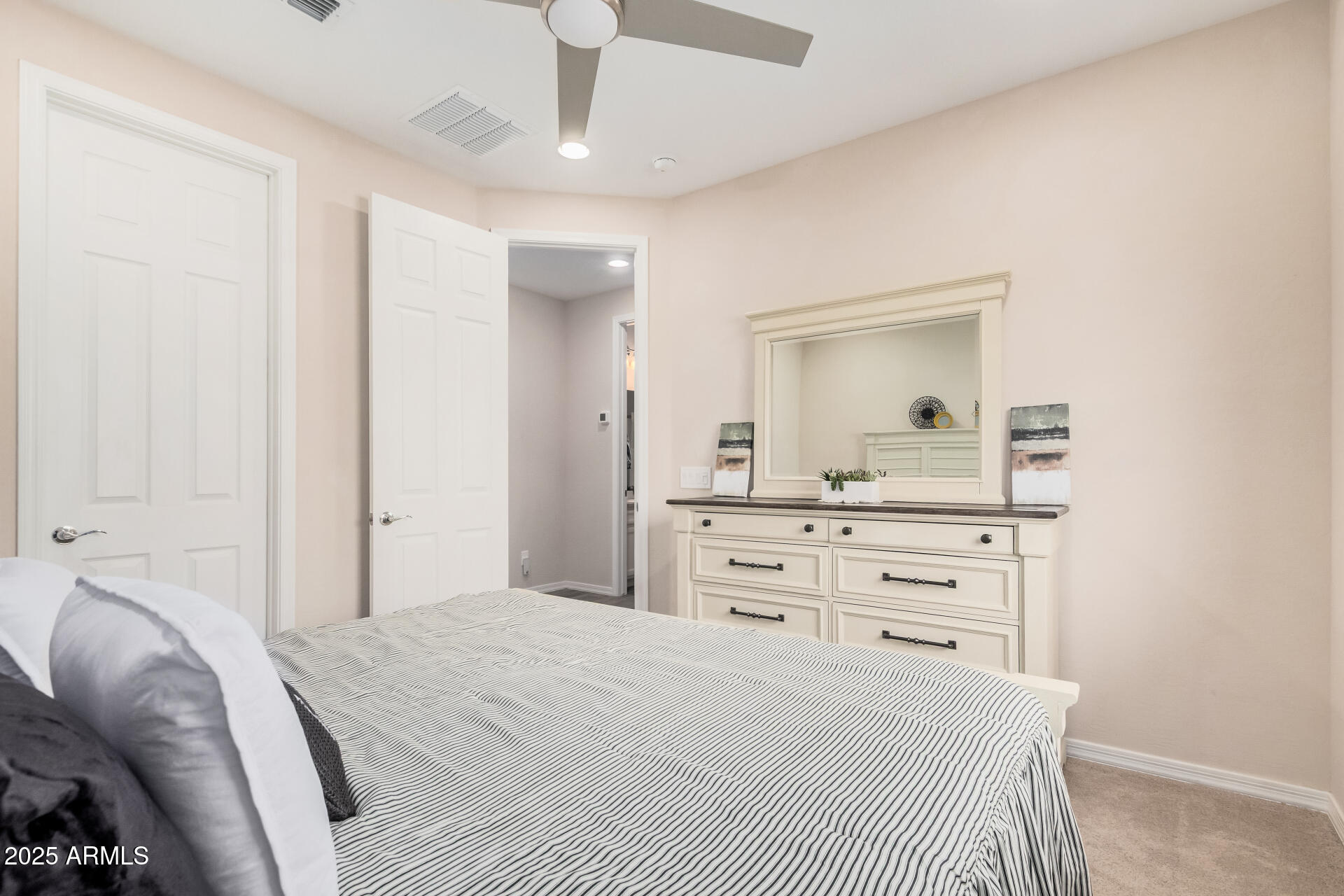 26035 W QUAIL Avenue