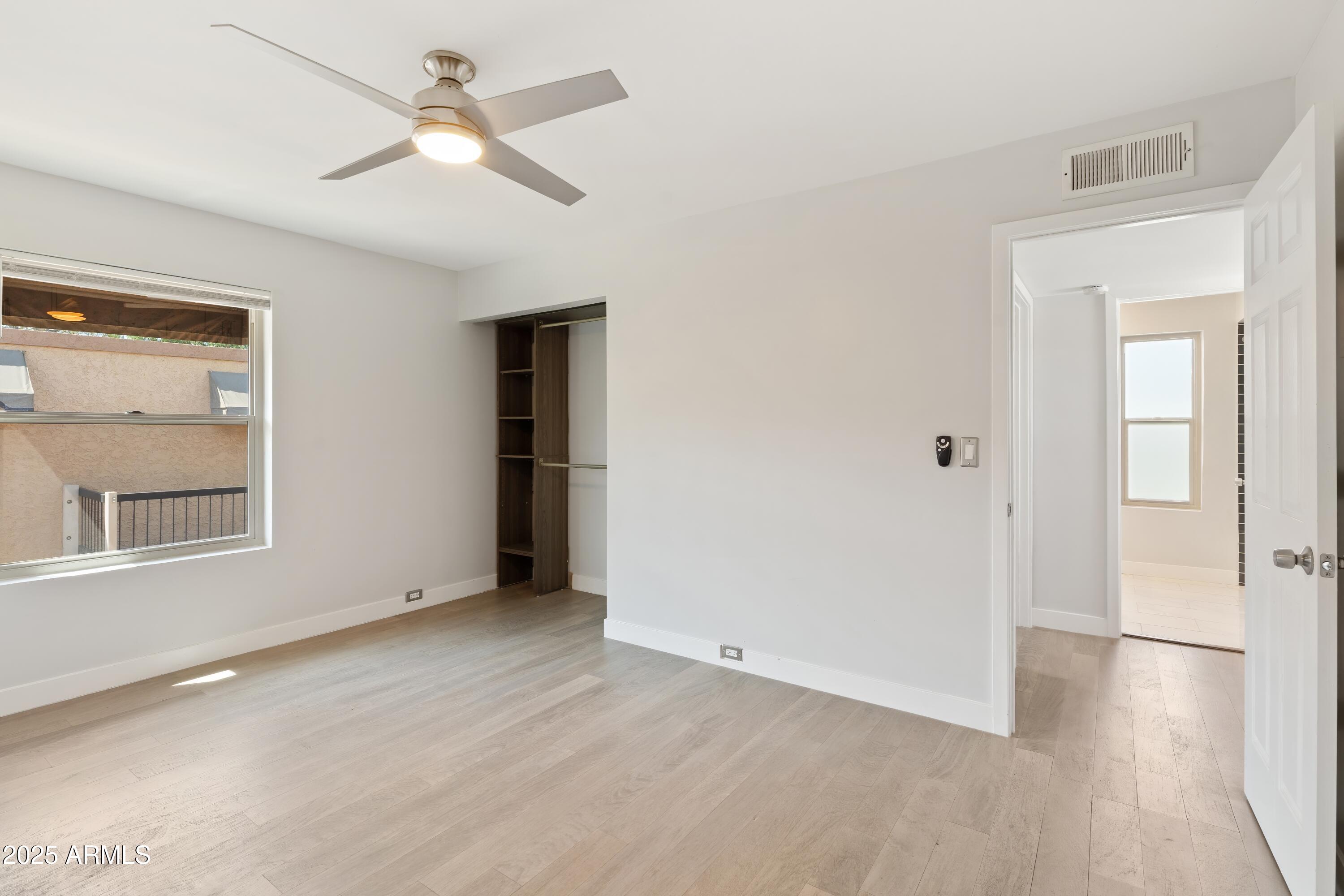 10420 N 11TH Street, 1