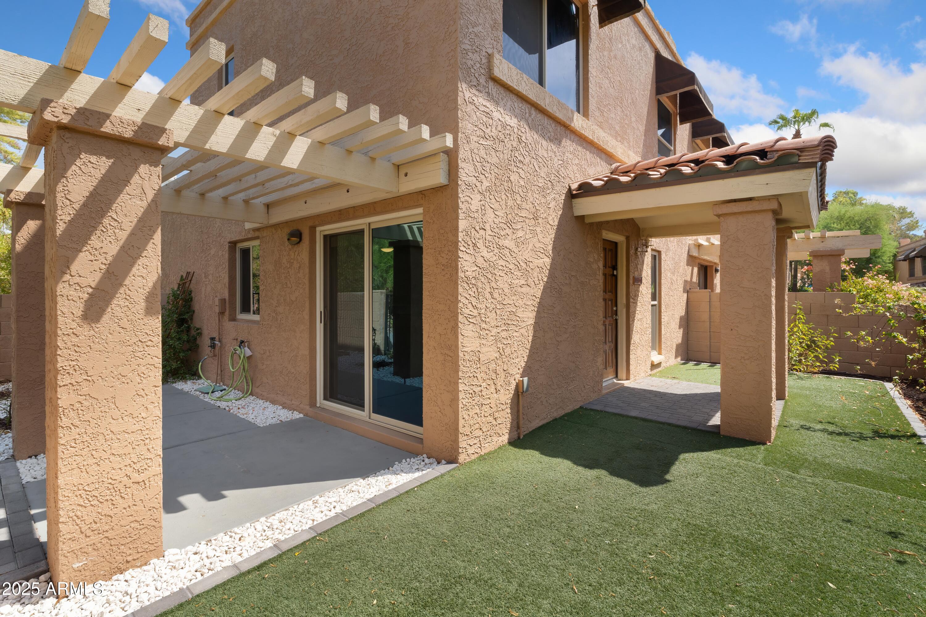 10420 N 11TH Street, 1