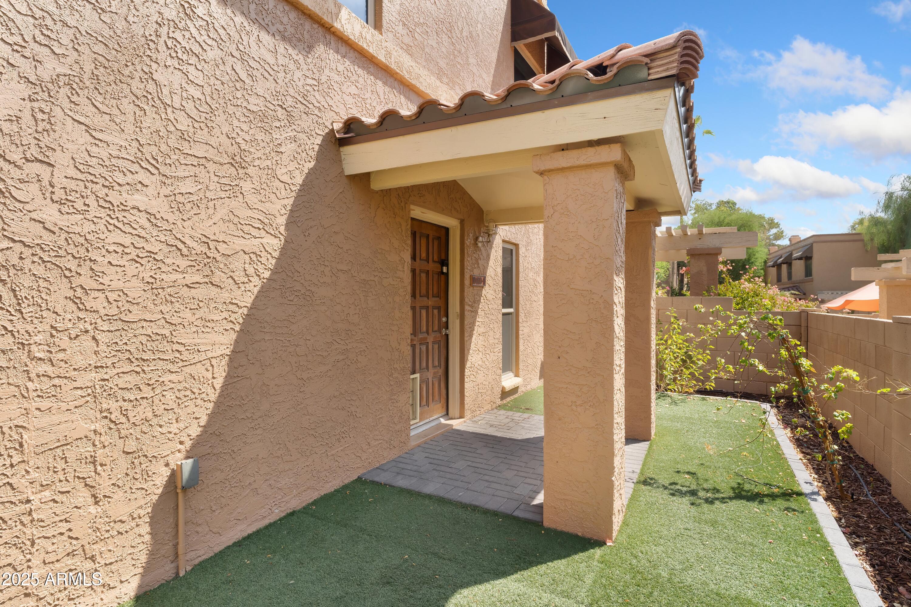 10420 N 11TH Street, 1