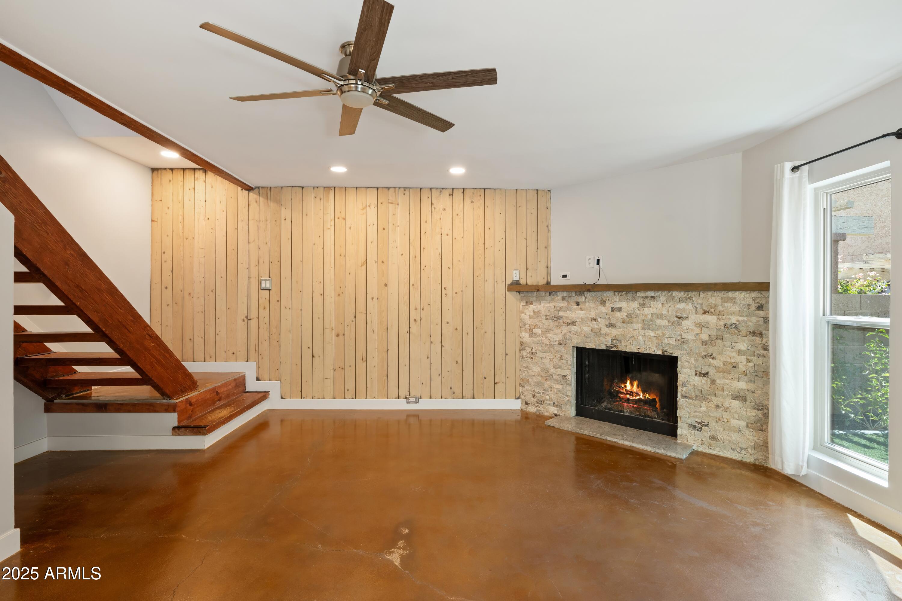 10420 N 11TH Street, 1