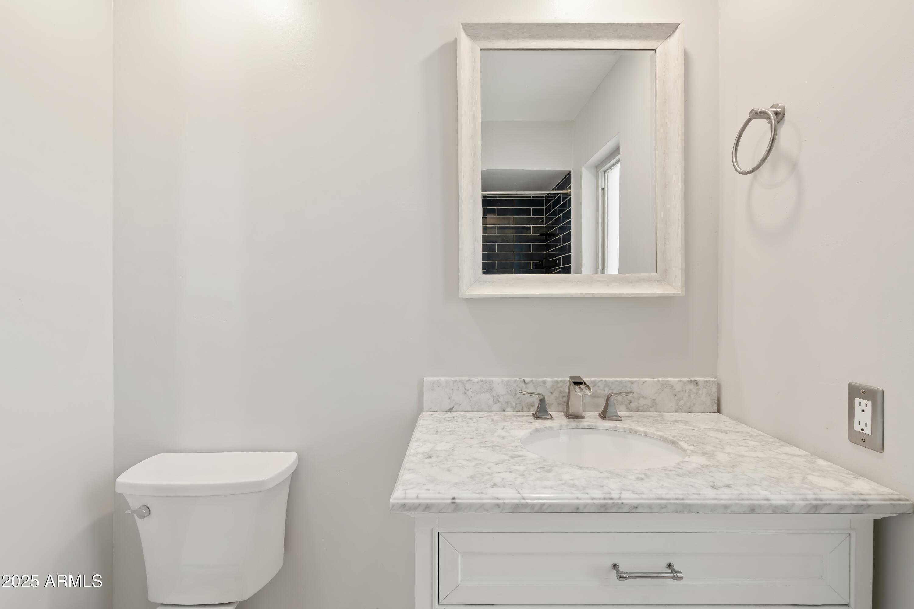 10420 N 11TH Street, 1