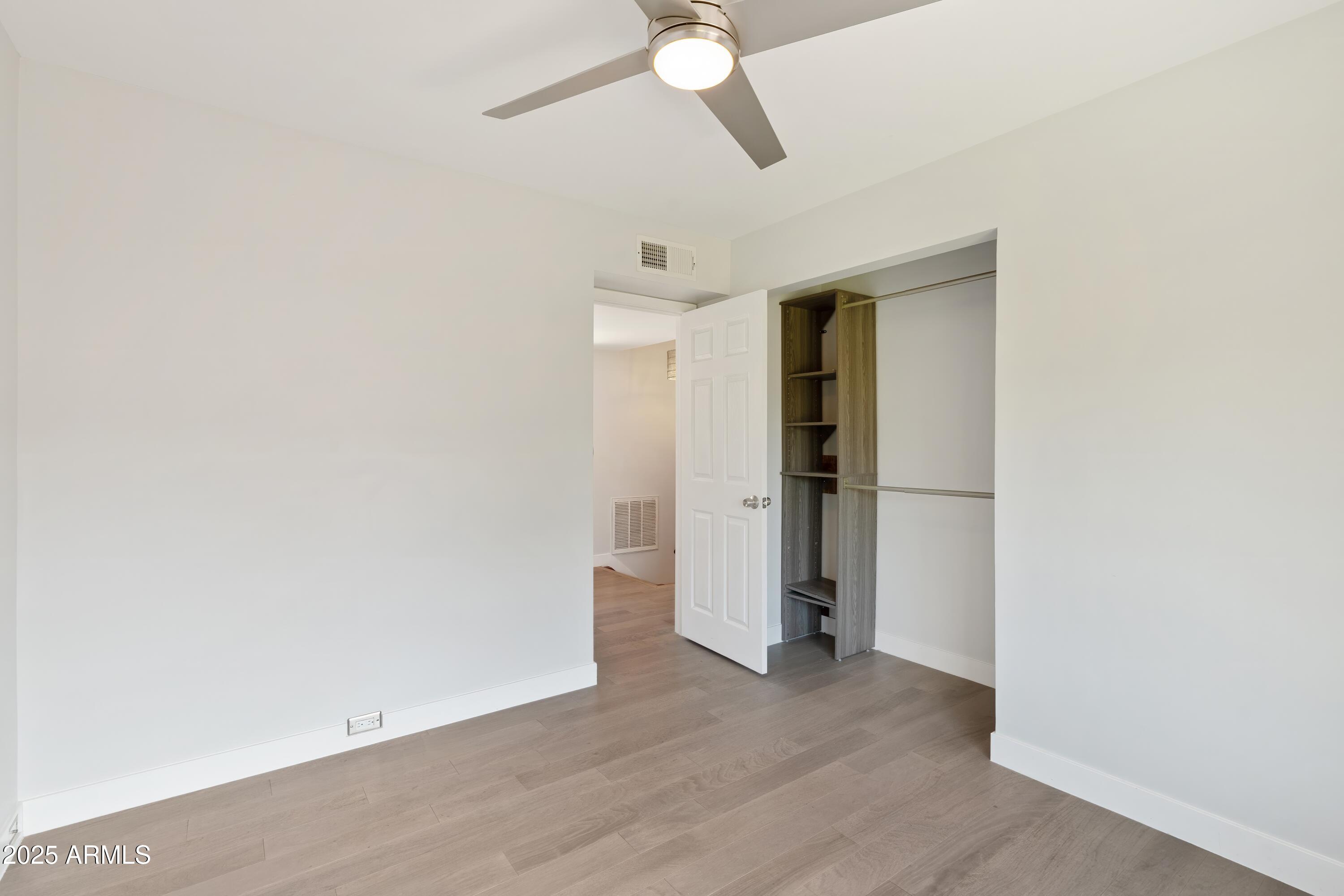 10420 N 11TH Street, 1