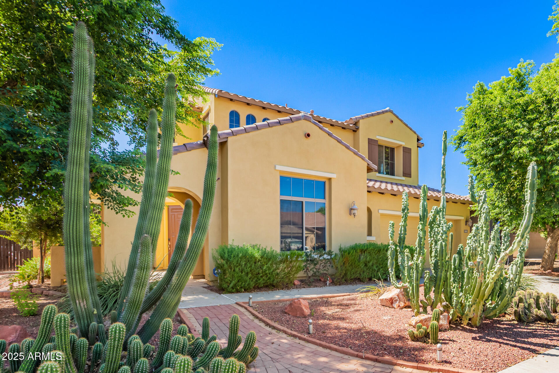 3325 E GRAND CANYON Drive