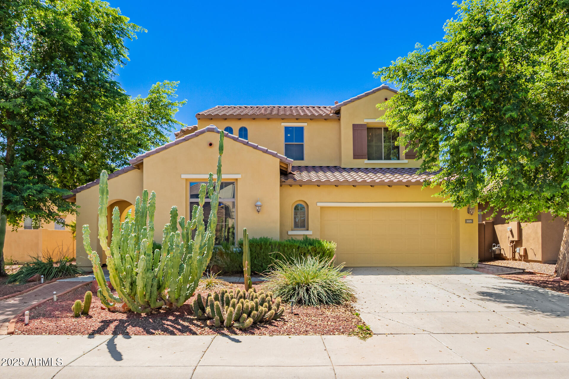 3325 E GRAND CANYON Drive