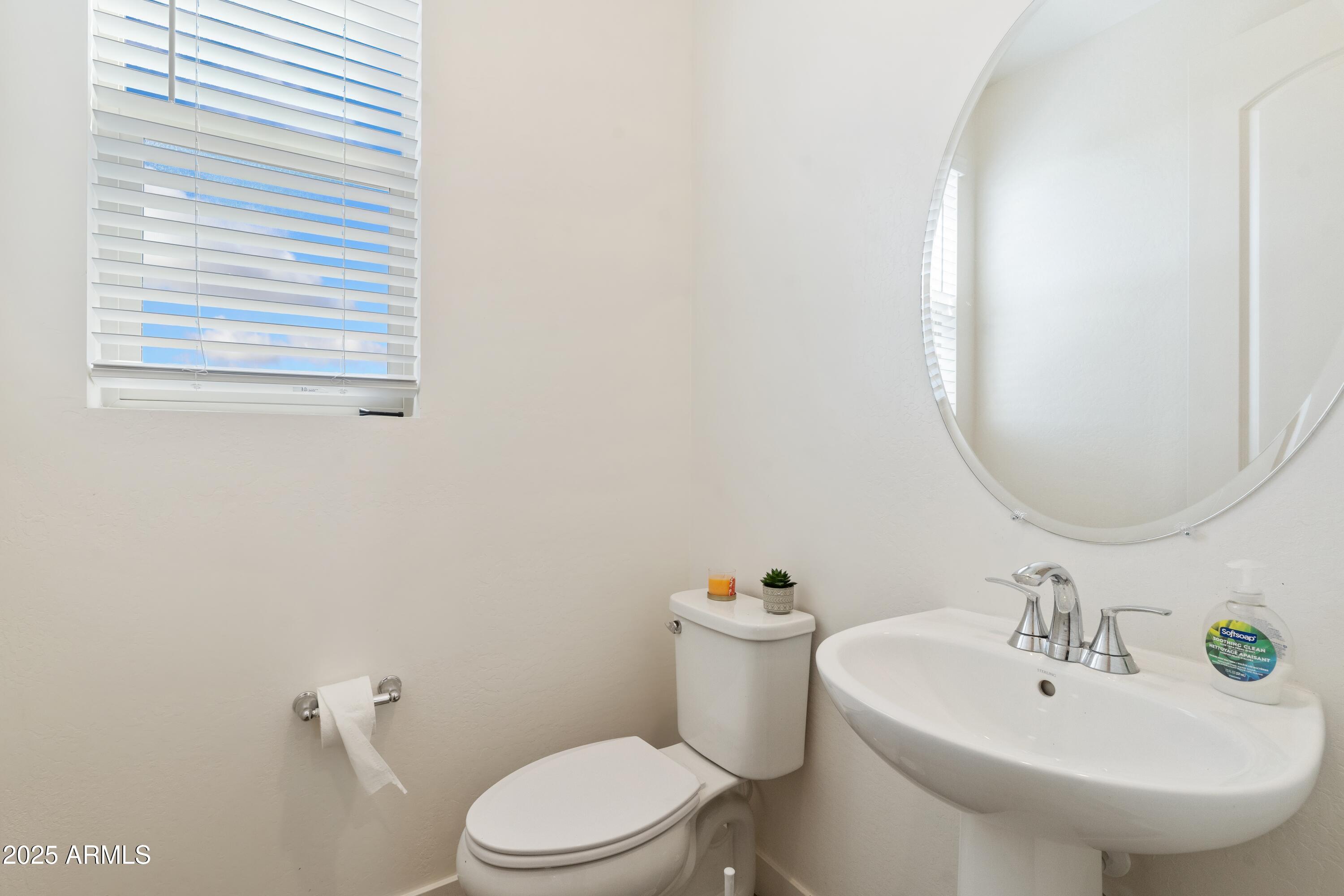 7352 S BRIARWOOD Lane