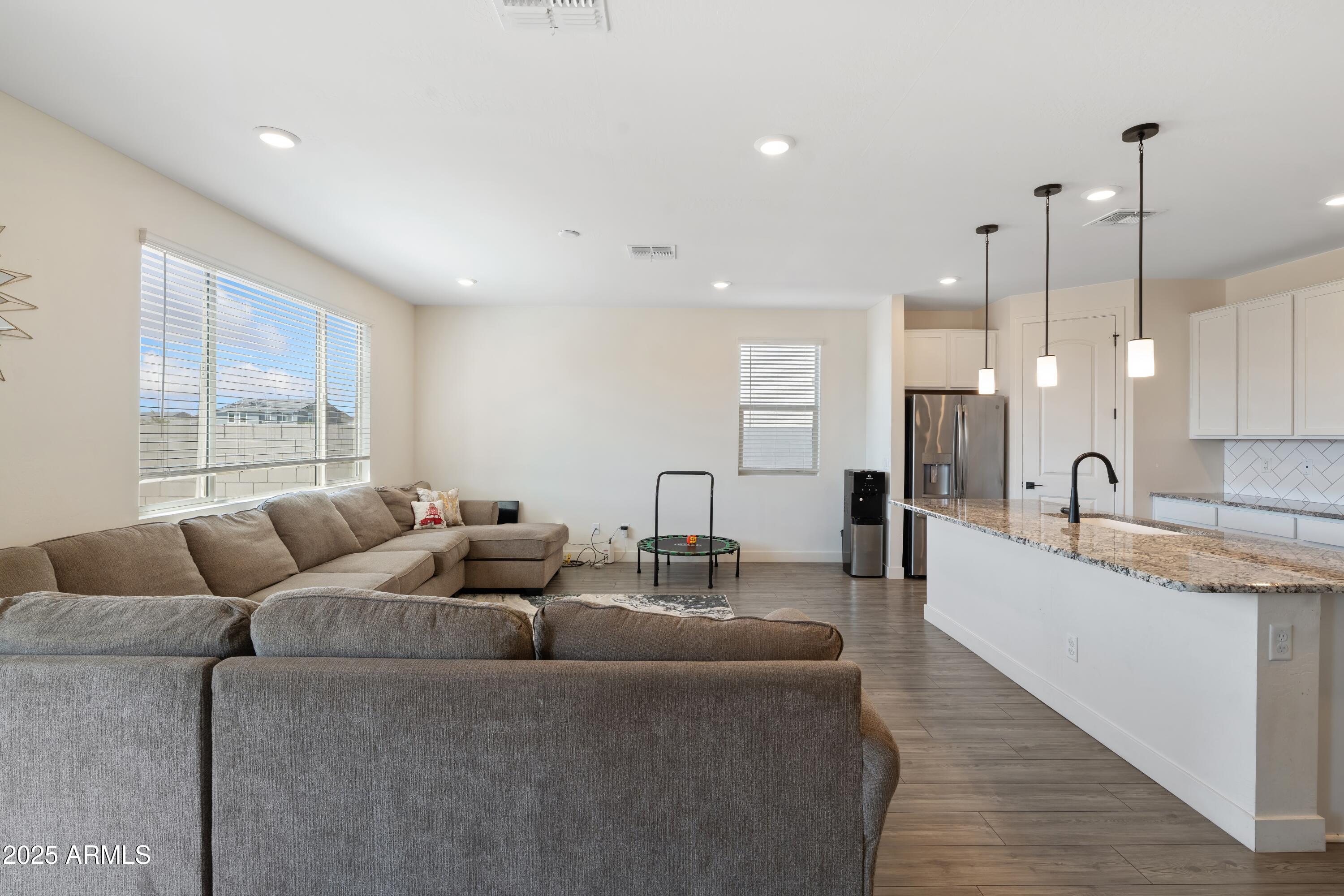 7352 S BRIARWOOD Lane