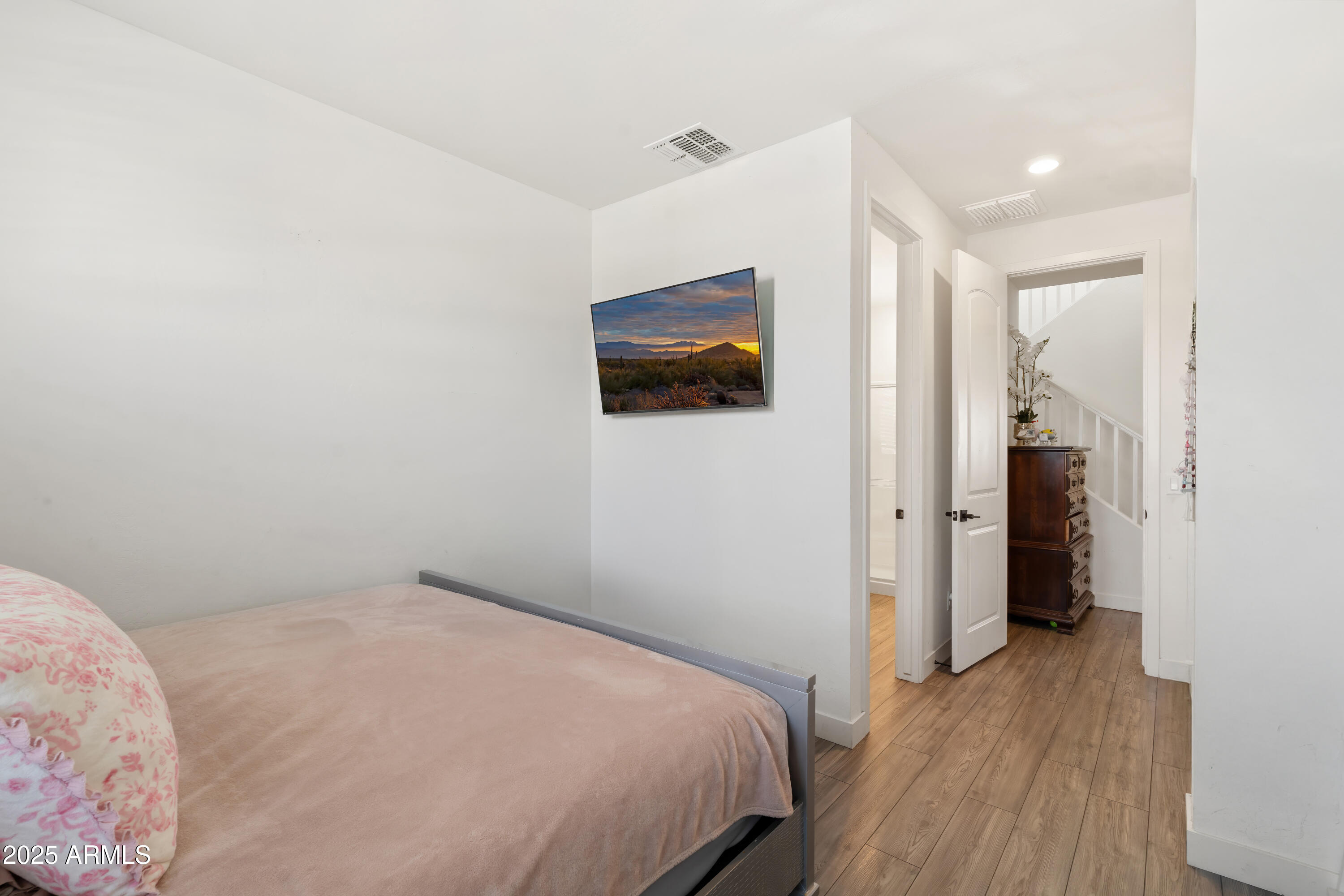 7352 S BRIARWOOD Lane