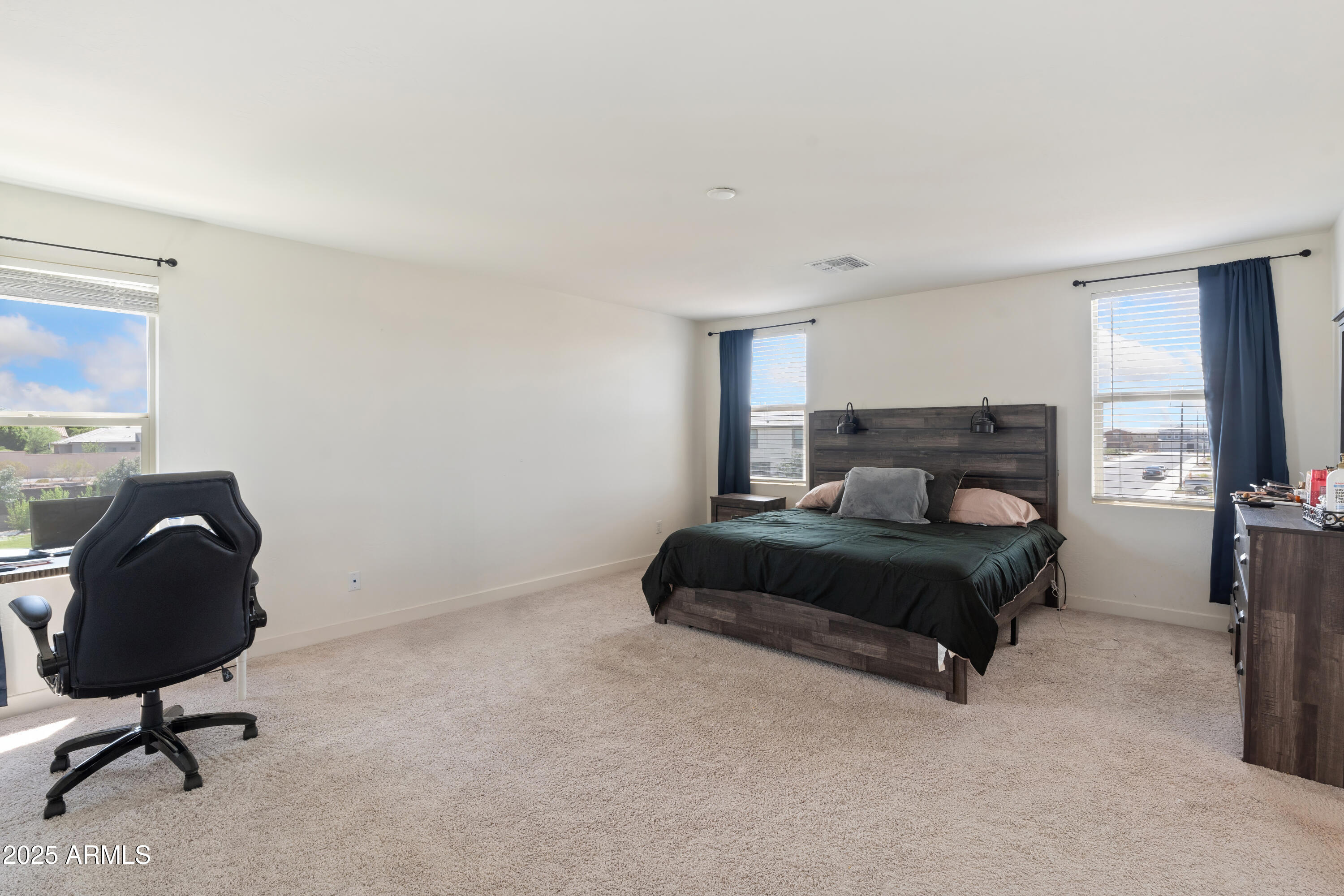 7352 S BRIARWOOD Lane