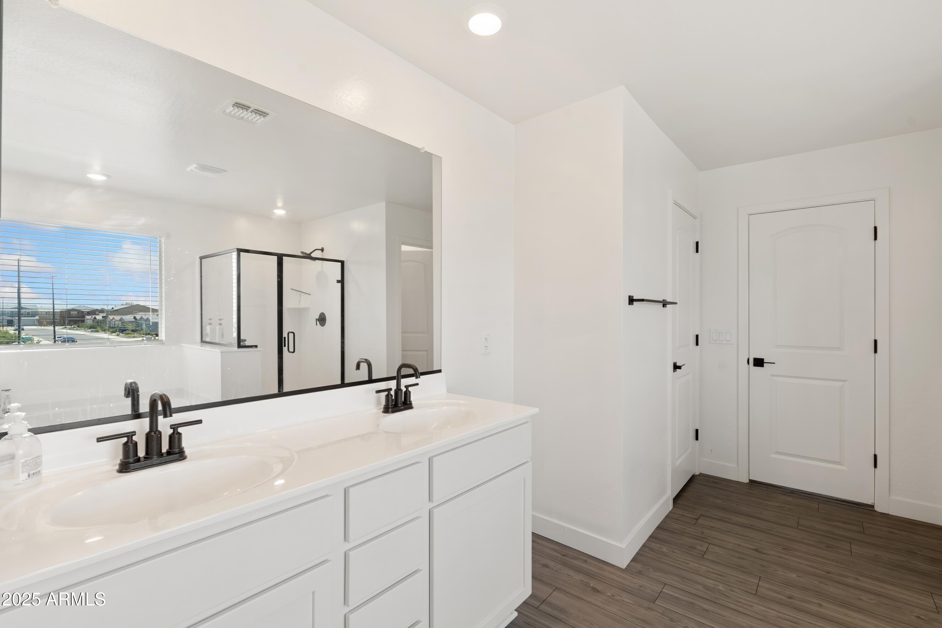 7352 S BRIARWOOD Lane