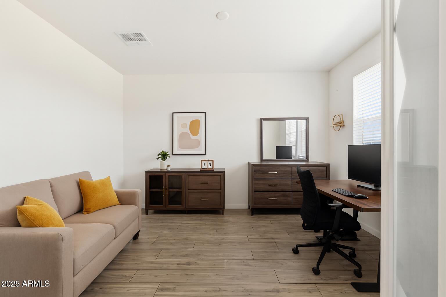 7352 S BRIARWOOD Lane