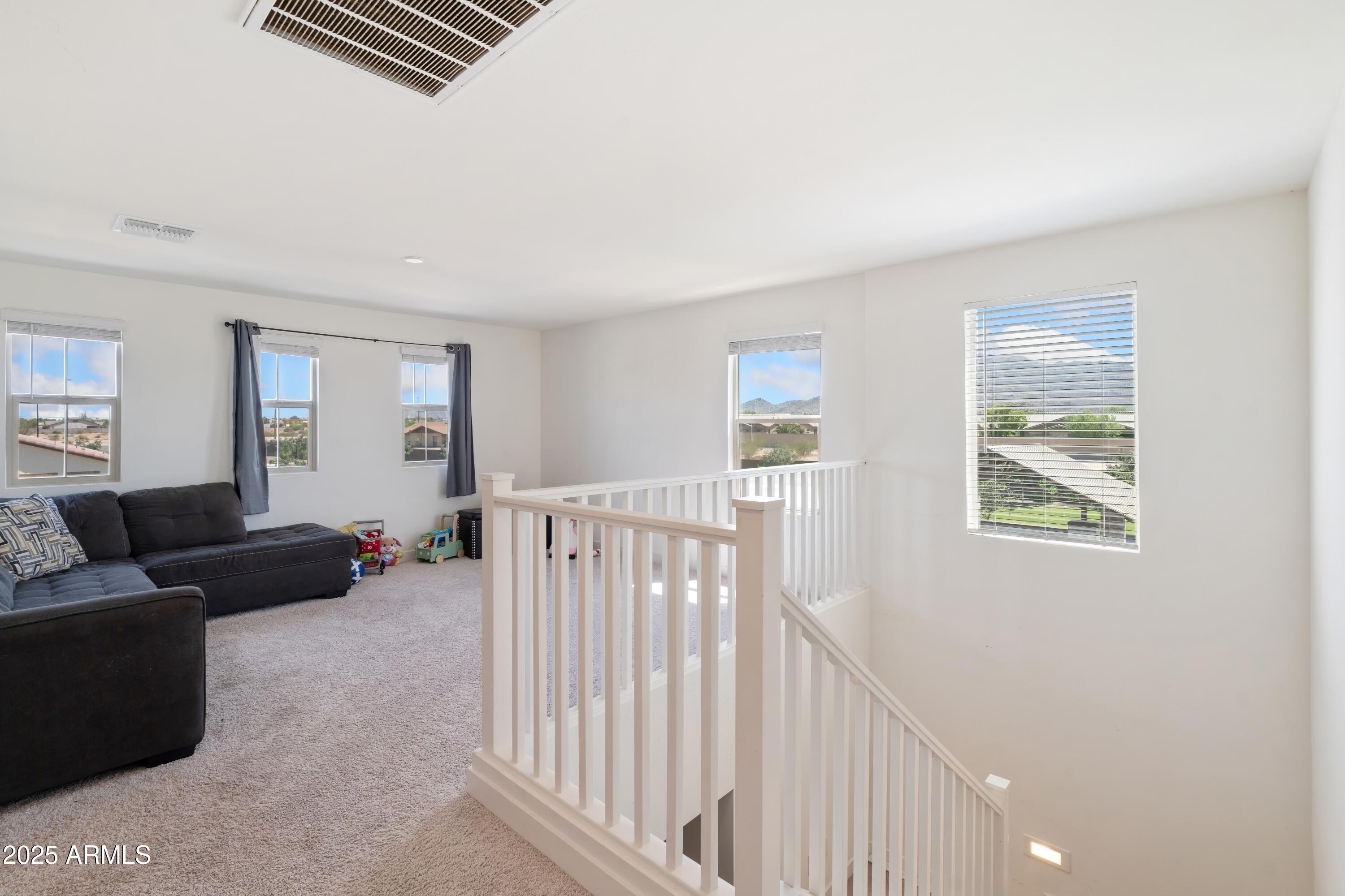 7352 S BRIARWOOD Lane