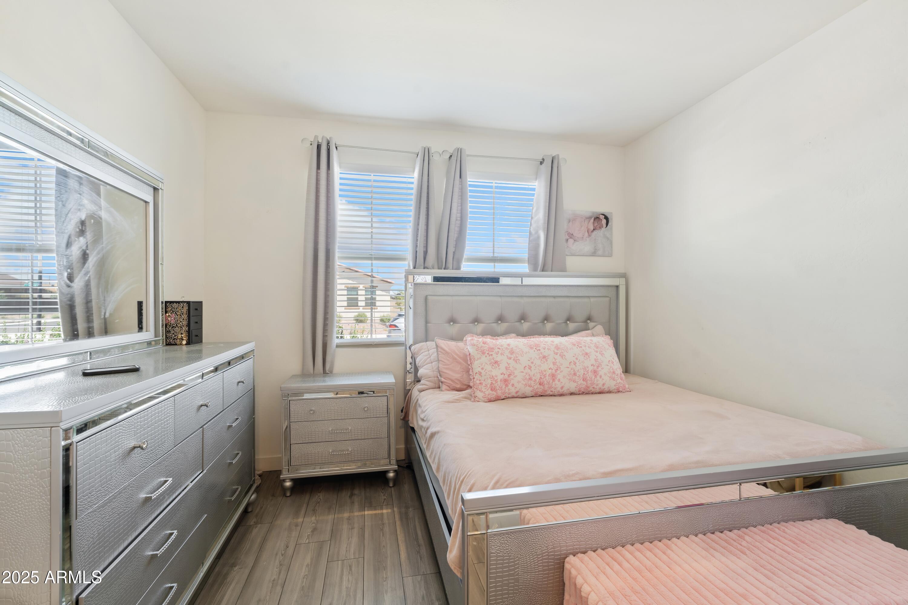 7352 S BRIARWOOD Lane