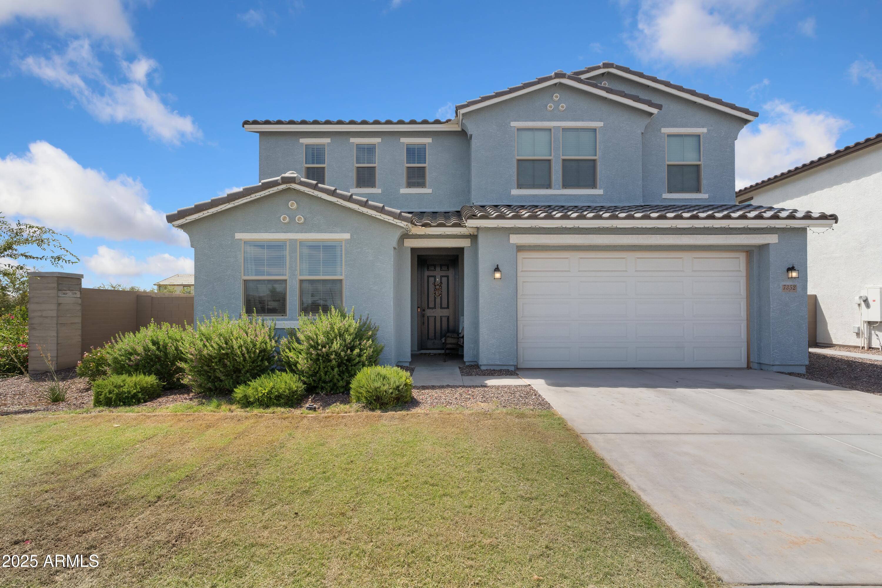 7352 S BRIARWOOD Lane