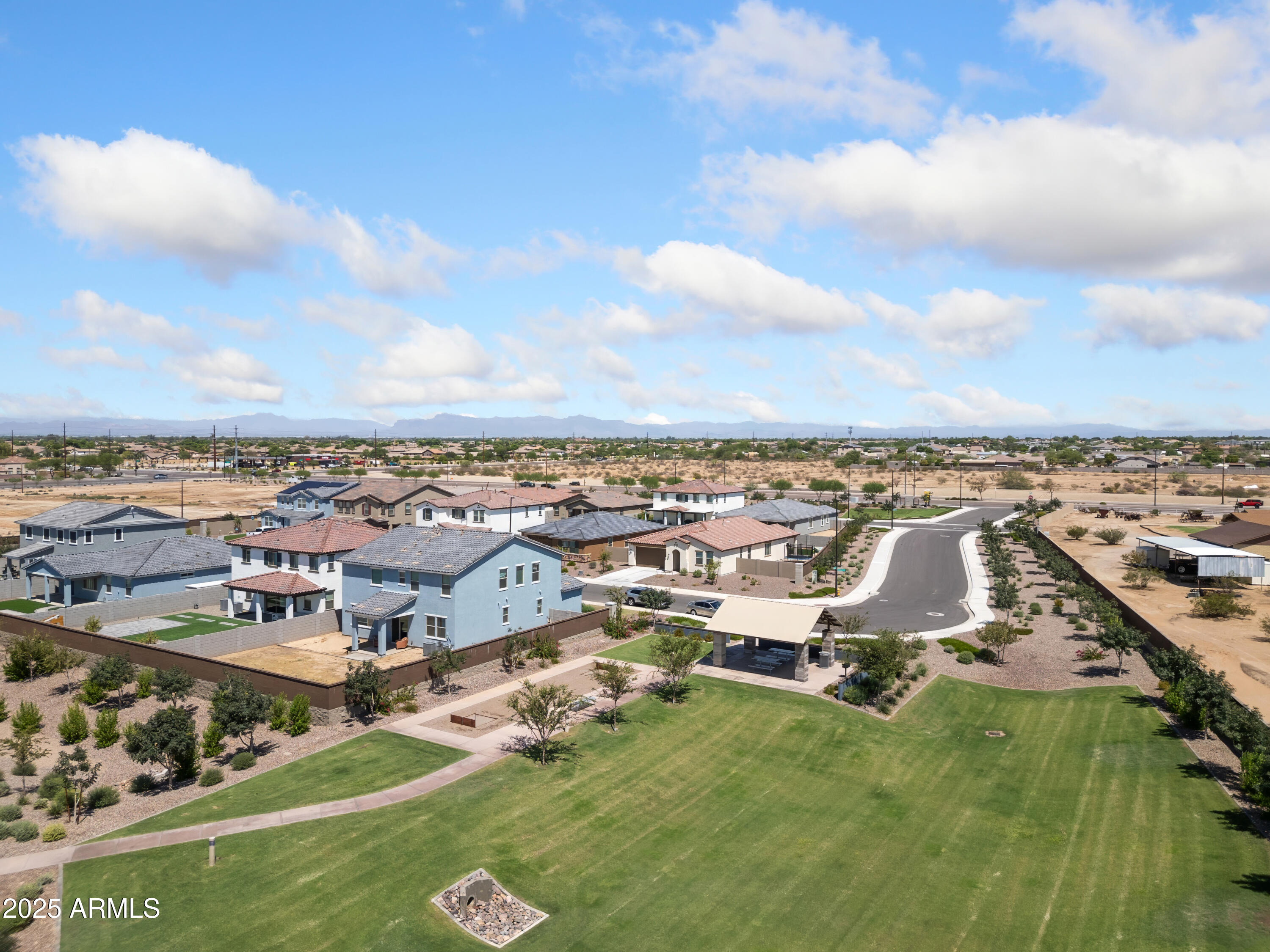 7352 S BRIARWOOD Lane