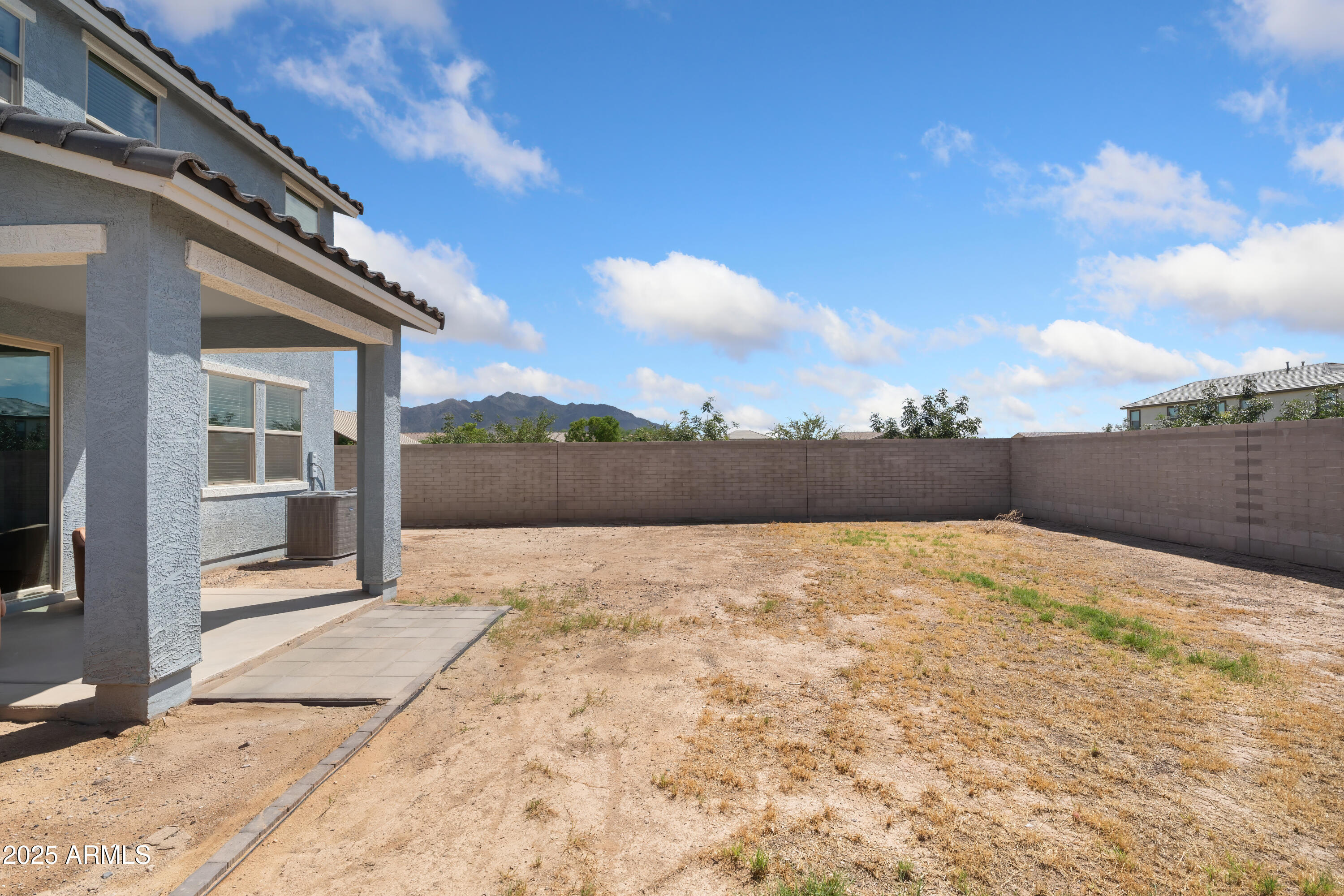 7352 S BRIARWOOD Lane