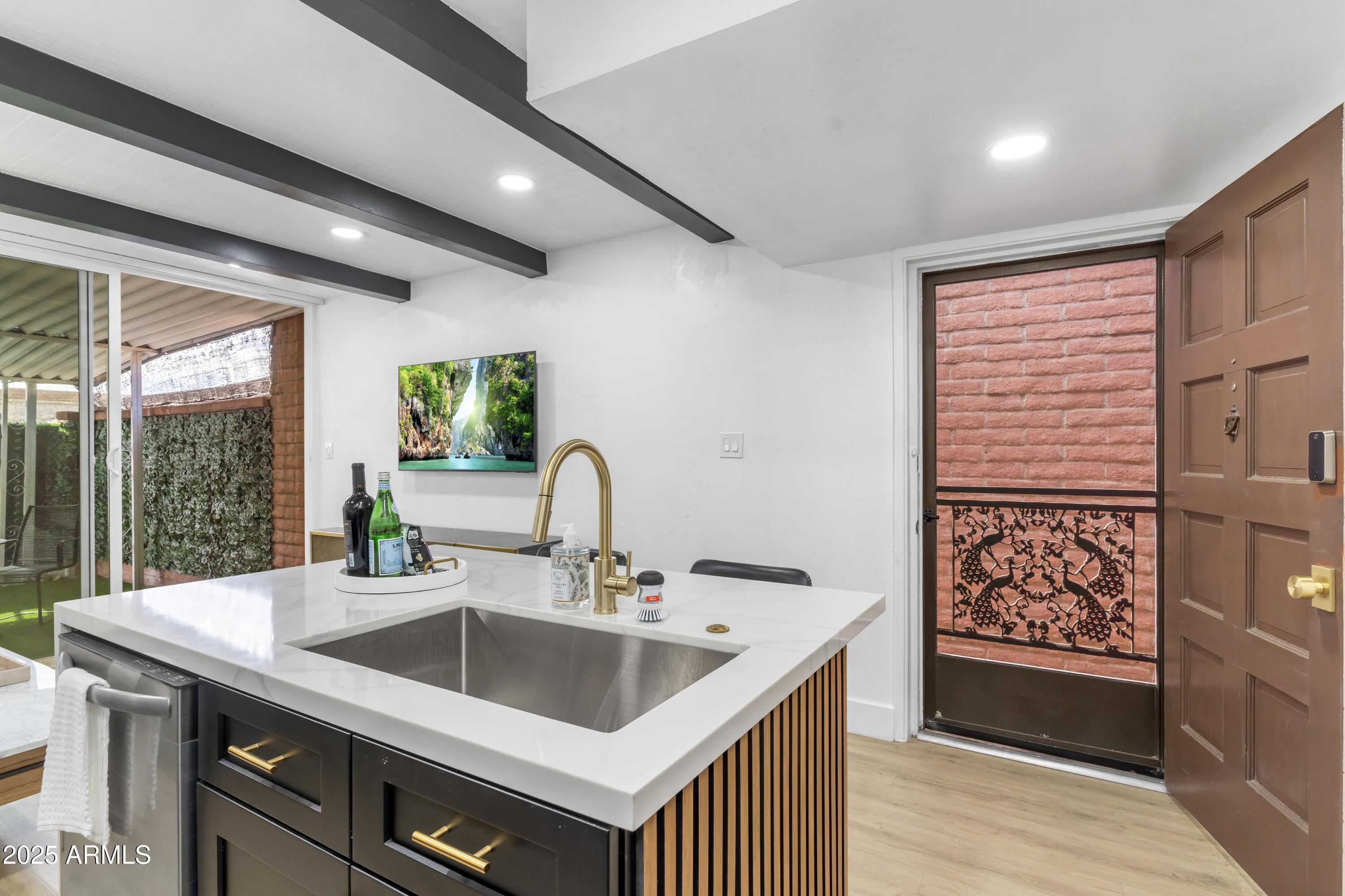 3002 N 32ND Street, 8