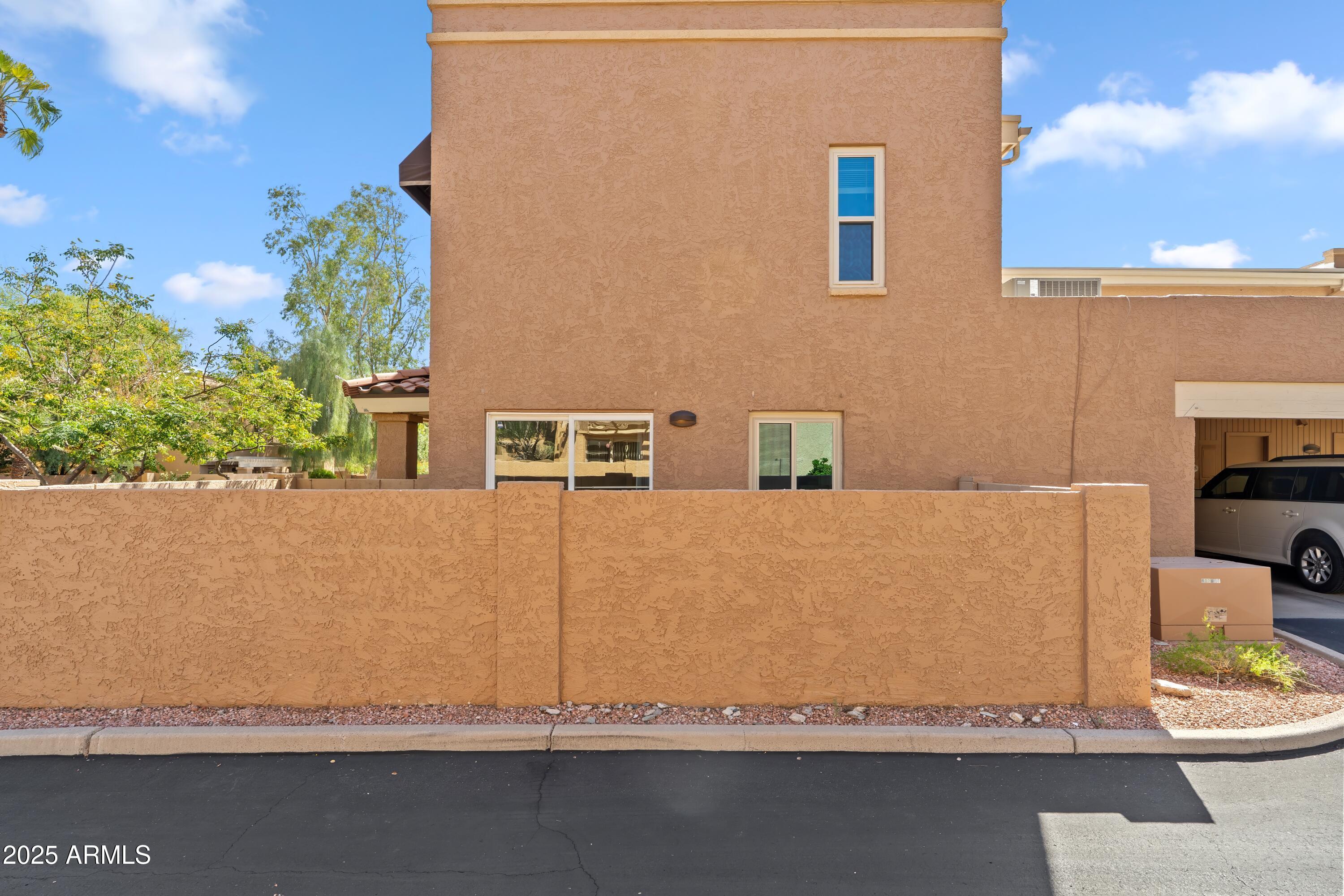 10420 N 11TH Street, 3