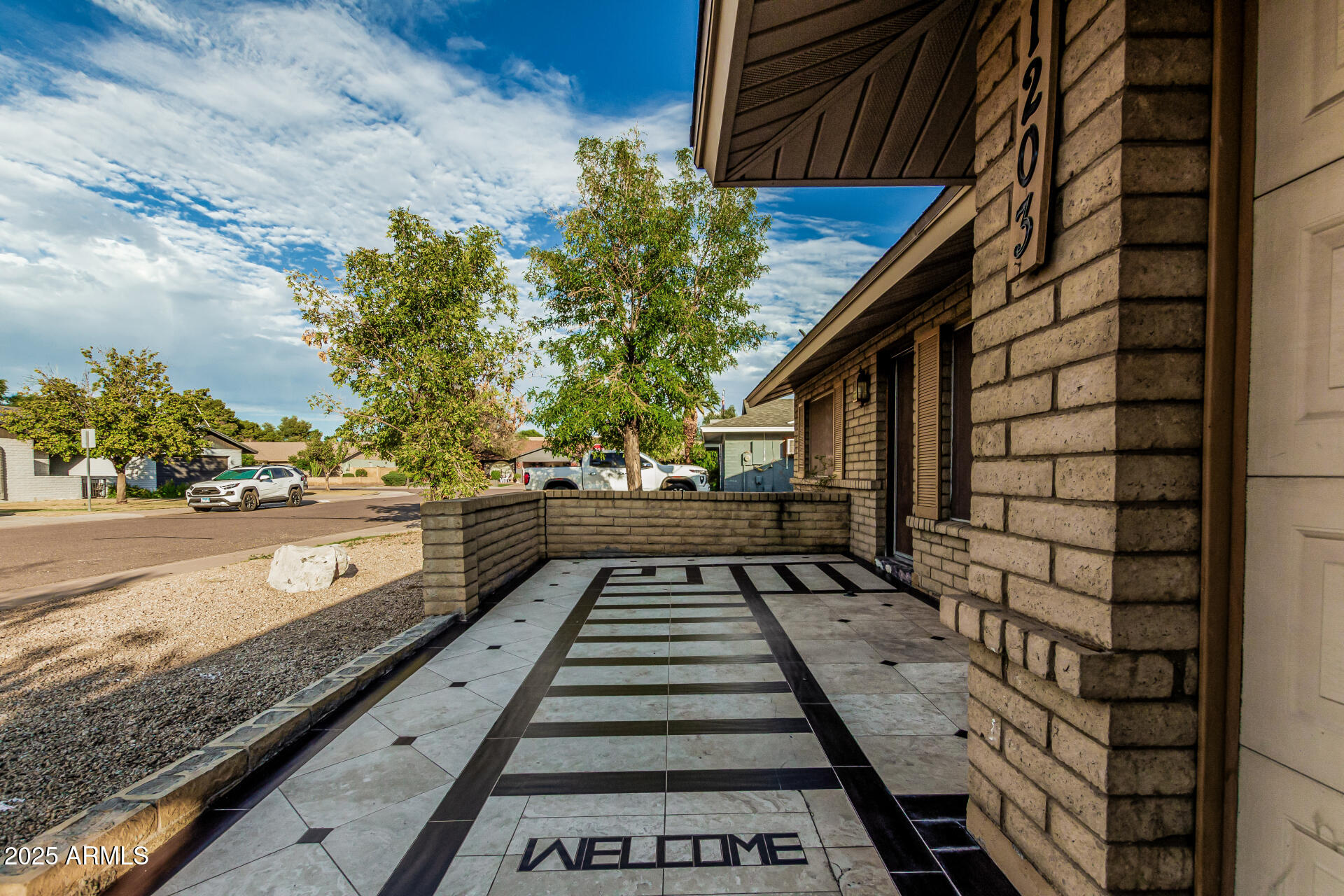 1203 W ALAMO Drive, Chandler